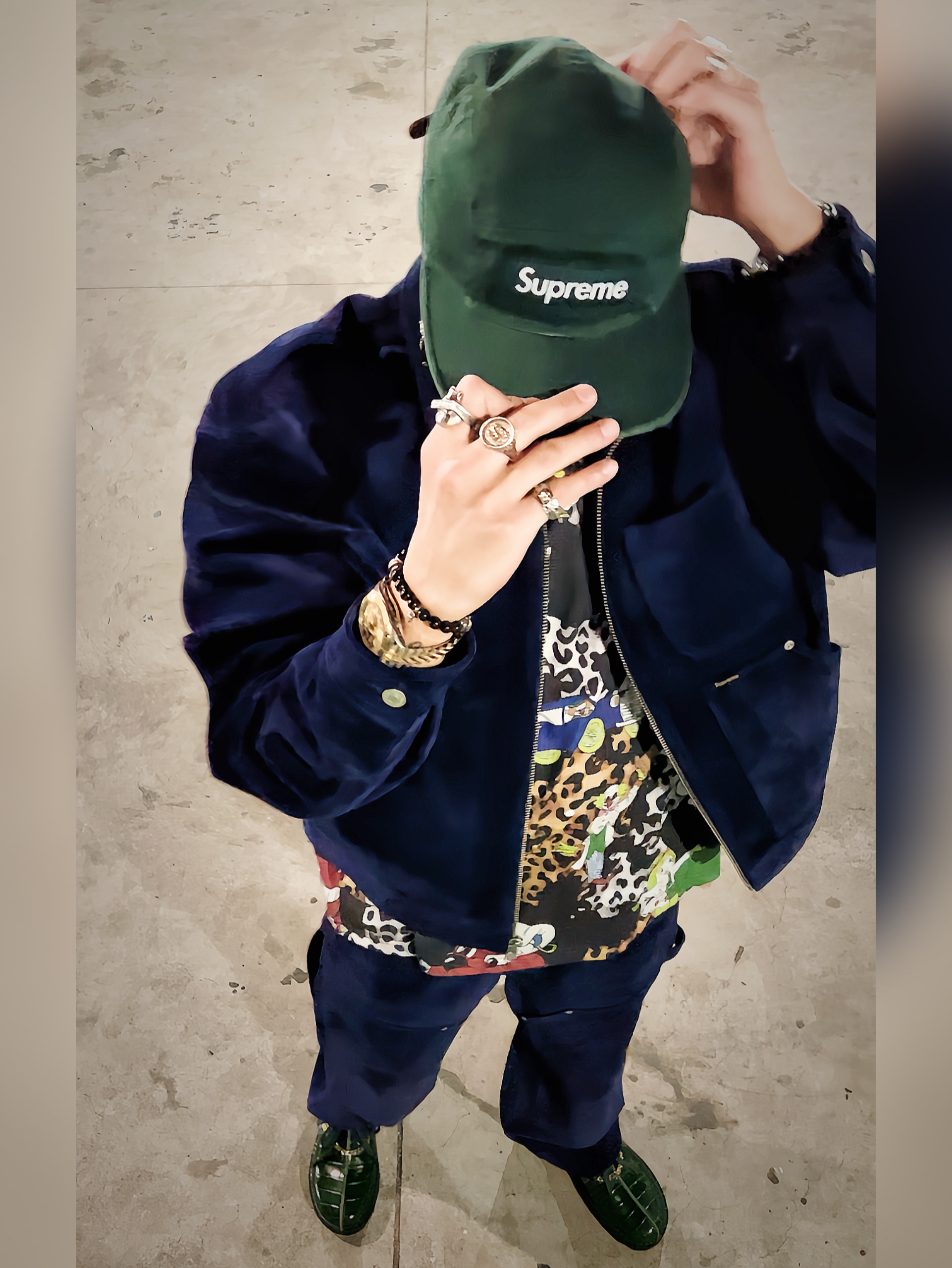 Supreme Washed Chino Twill Camp Cap Pine Green - 23FW, Supreme x Martine Rose S/S Top Multicolor - 24FW 착용 스타일 - 4