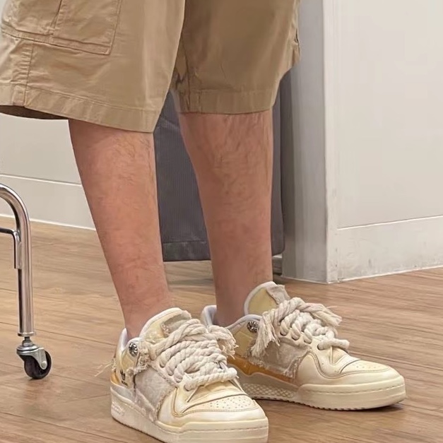 Adidas Forum 84 Low Orbit Grey 착용 스타일 - 3