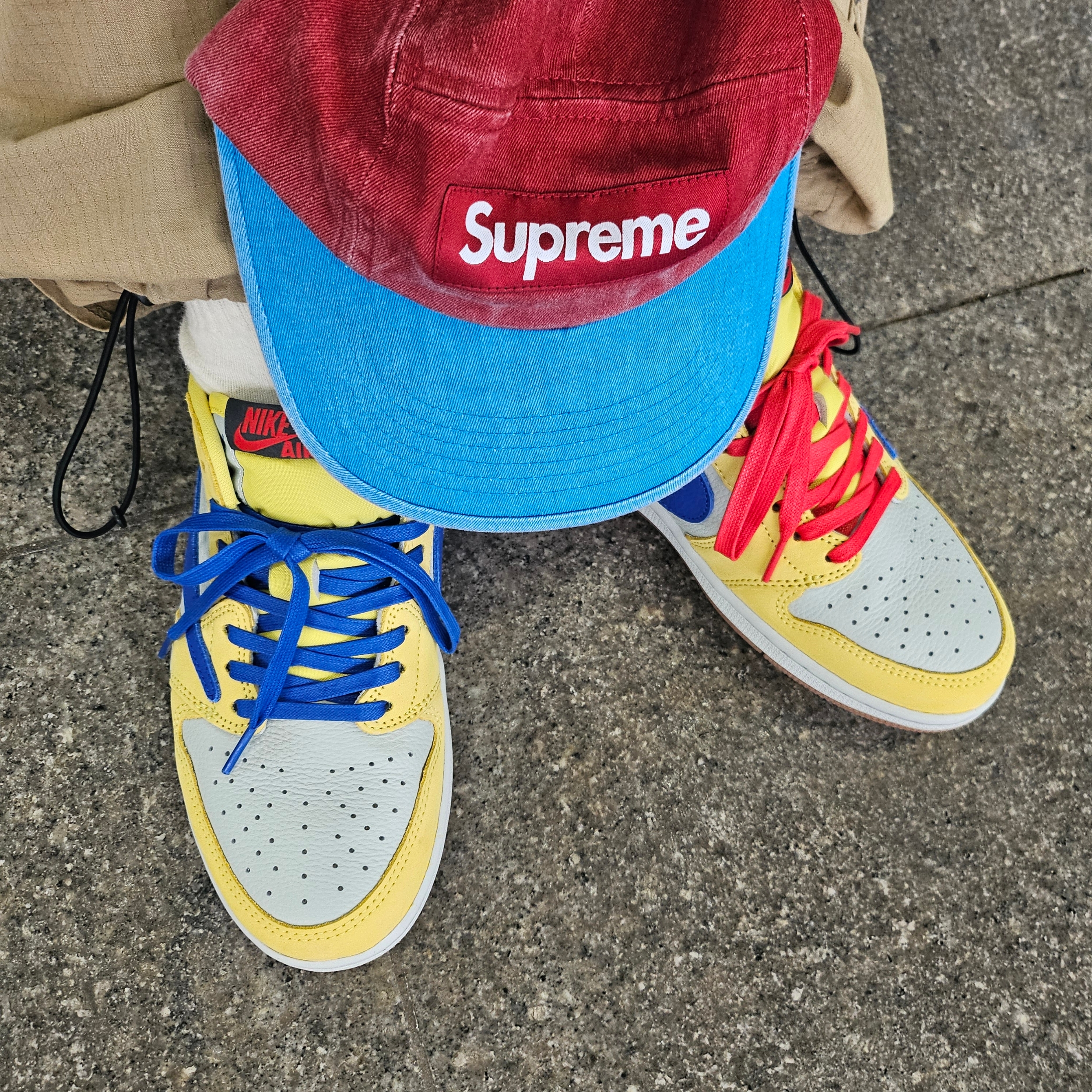 Supreme Pigment 2-Tone Camp Cap Red - 24SS, (W) Jordan 1 x Travis Scott Retro Low OG SP Canary 착용 스타일 - 1