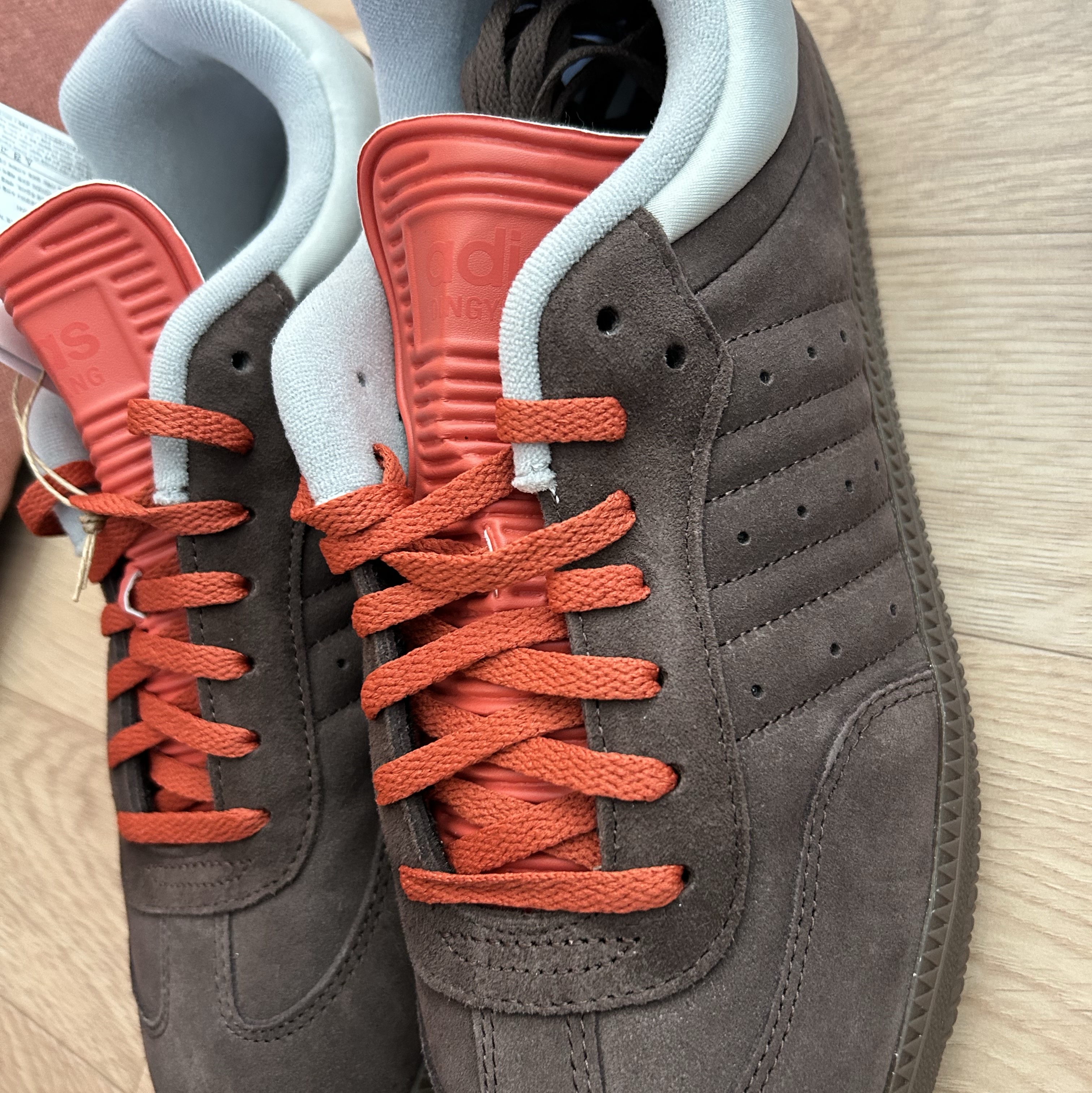 Adidas x Dingyun Zhang Samba Brown Oxide Surf Red 착용 스타일