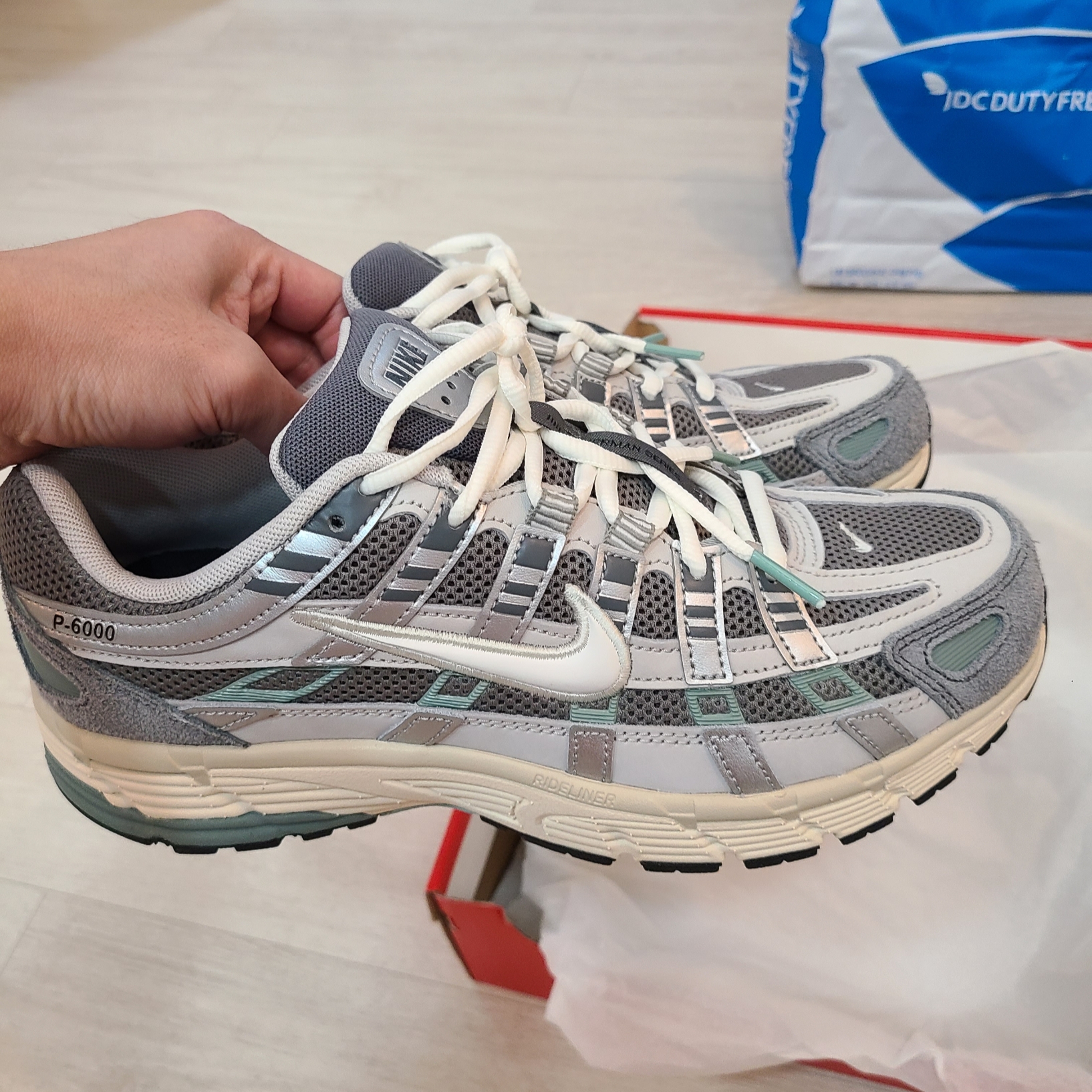 Nike P-6000 Flat Pewter Light Iron Ore 착용 스타일 - 1