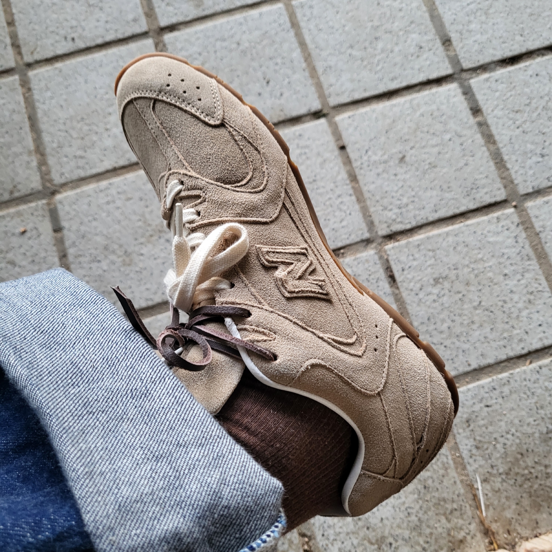(W) New Balance x Miu Miu 530 Suede Mesh Sneakers Ecru 착용 스타일 - 4