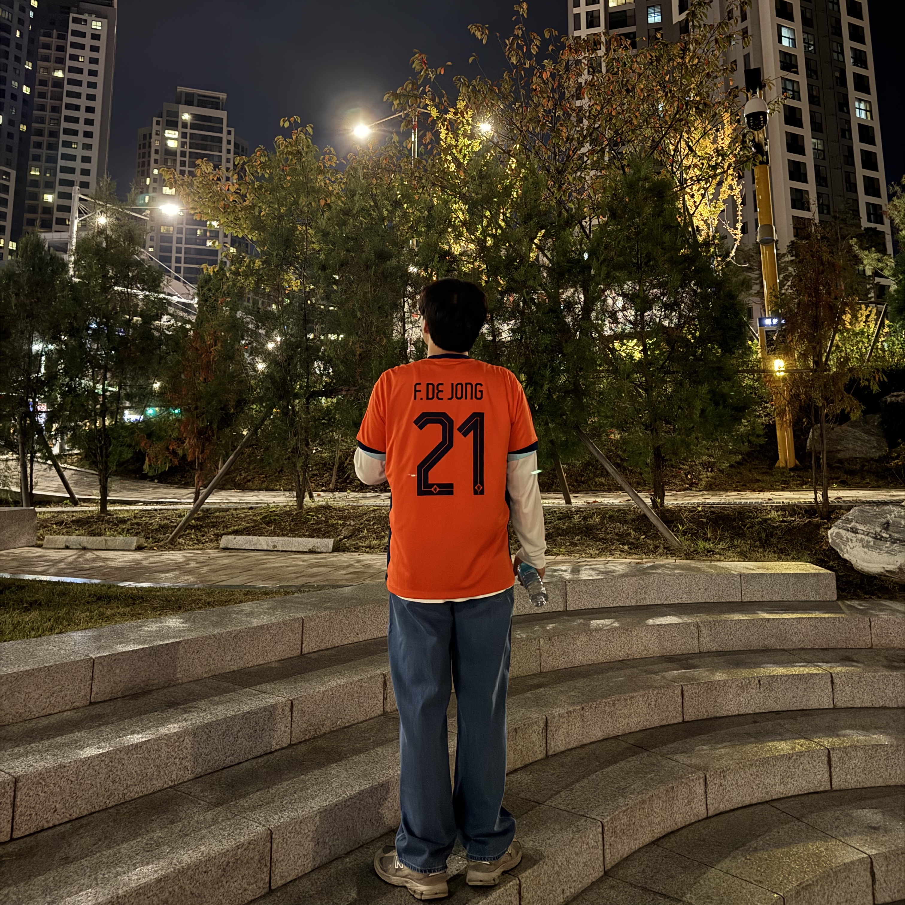 Nike Netherlands 2024/25 Dri-Fit Stadium Home Replica Jersey Safety Orange (Non Marking Ver.) 착용 스타일 - 1