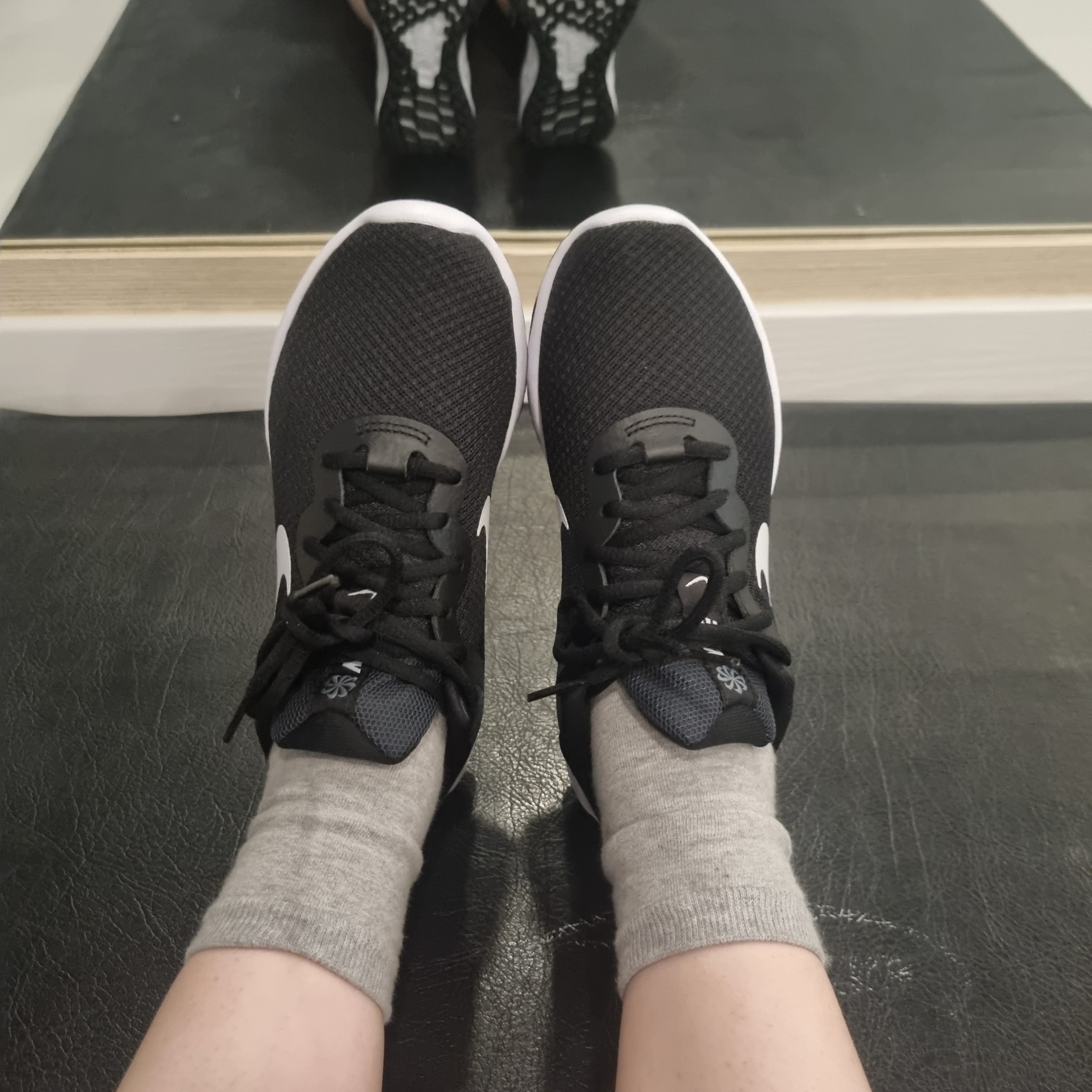 (W) Nike Revolution 6 Next Nature Black 착용 스타일