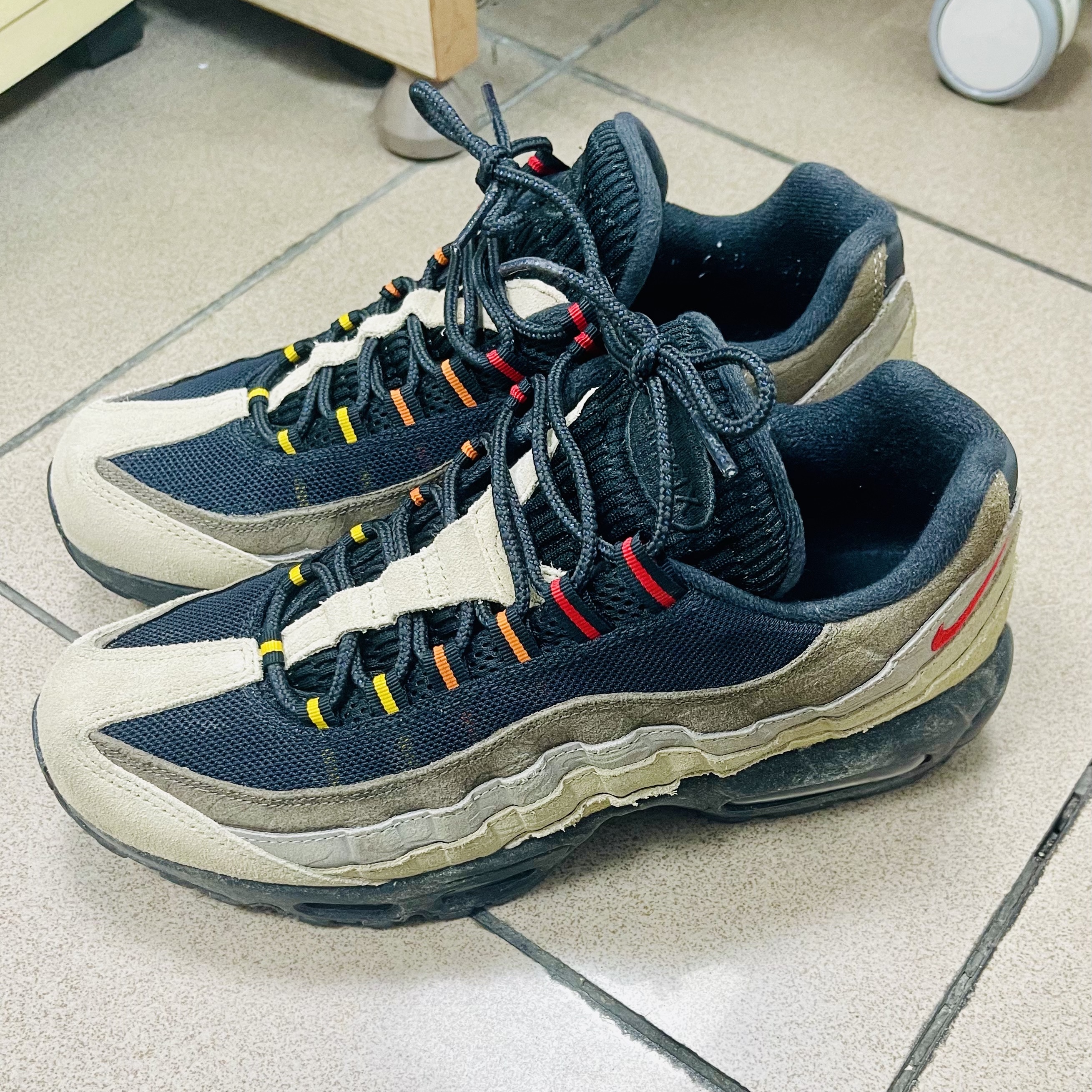 Nike Air Max 95 Topographic 착용 스타일 - 1