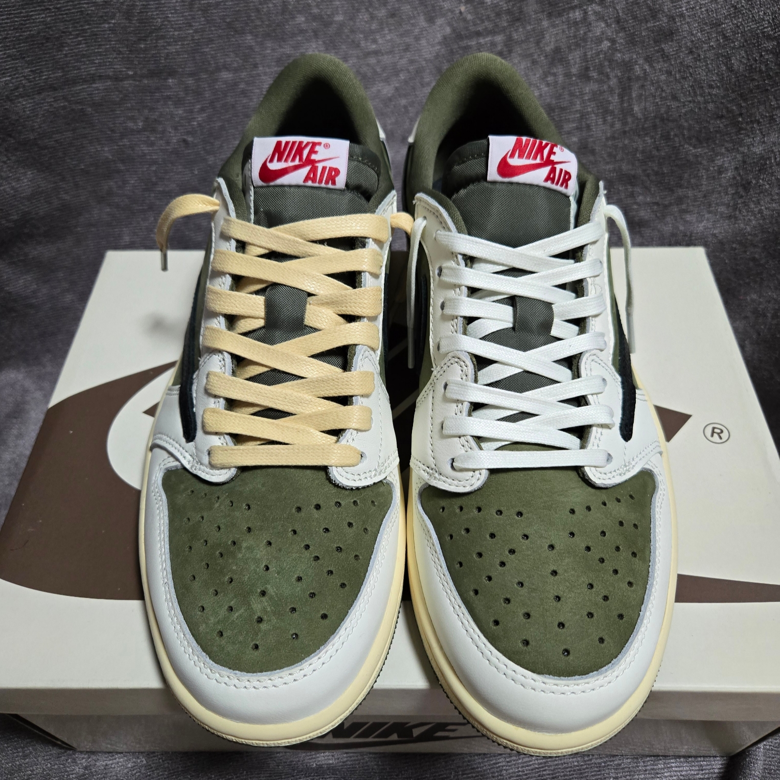 Jordan 1 x Travis Scott Retro Low OG SP Reverse Olive 착용 스타일 - 3