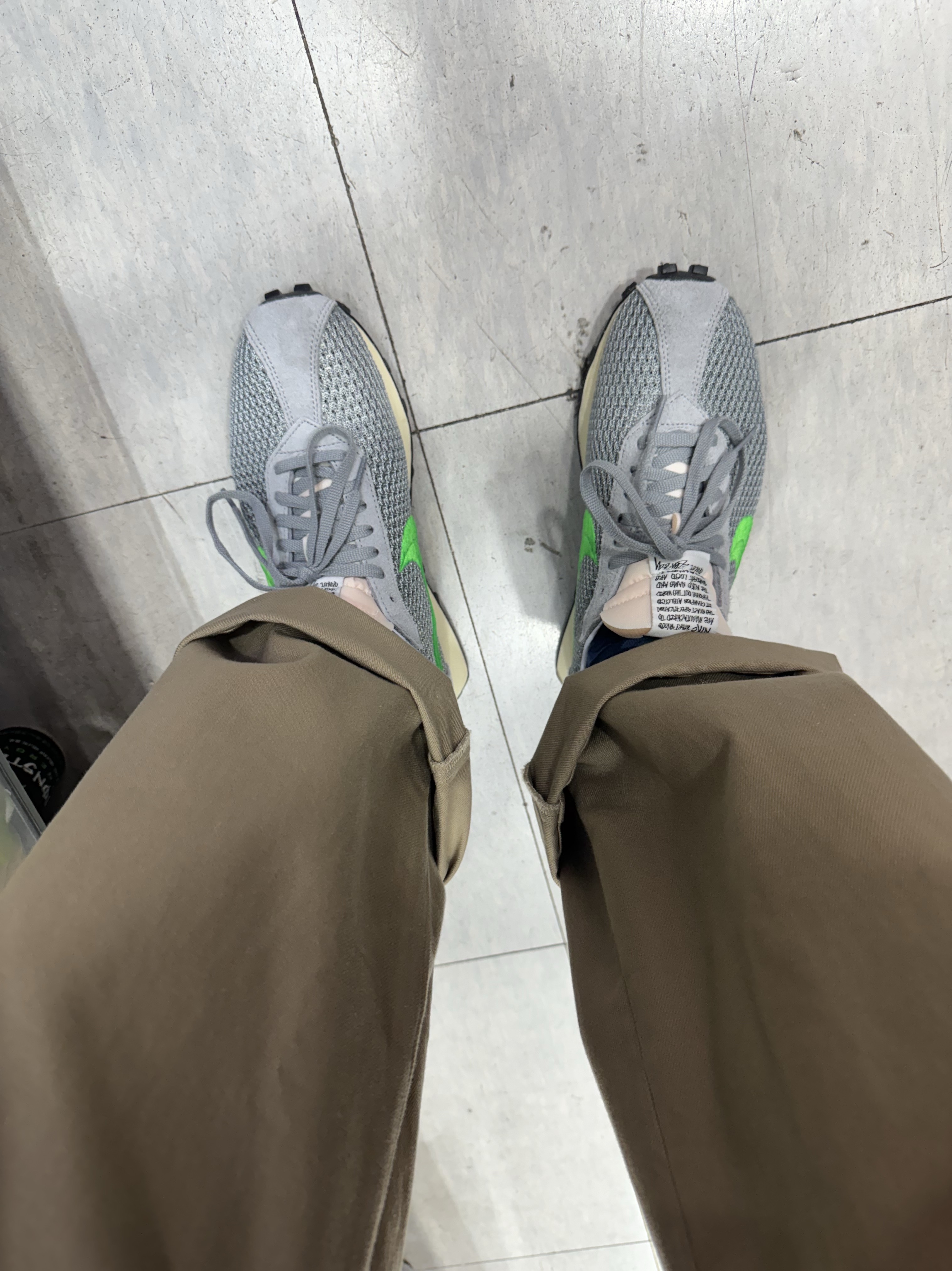 Nike x Stussy LD-1000 SP Particle Gray Green Fossil, (PS) Jordan 1 x Travis Scott Retro Low OG SP Reverse Olive 착용 스타일 - 2