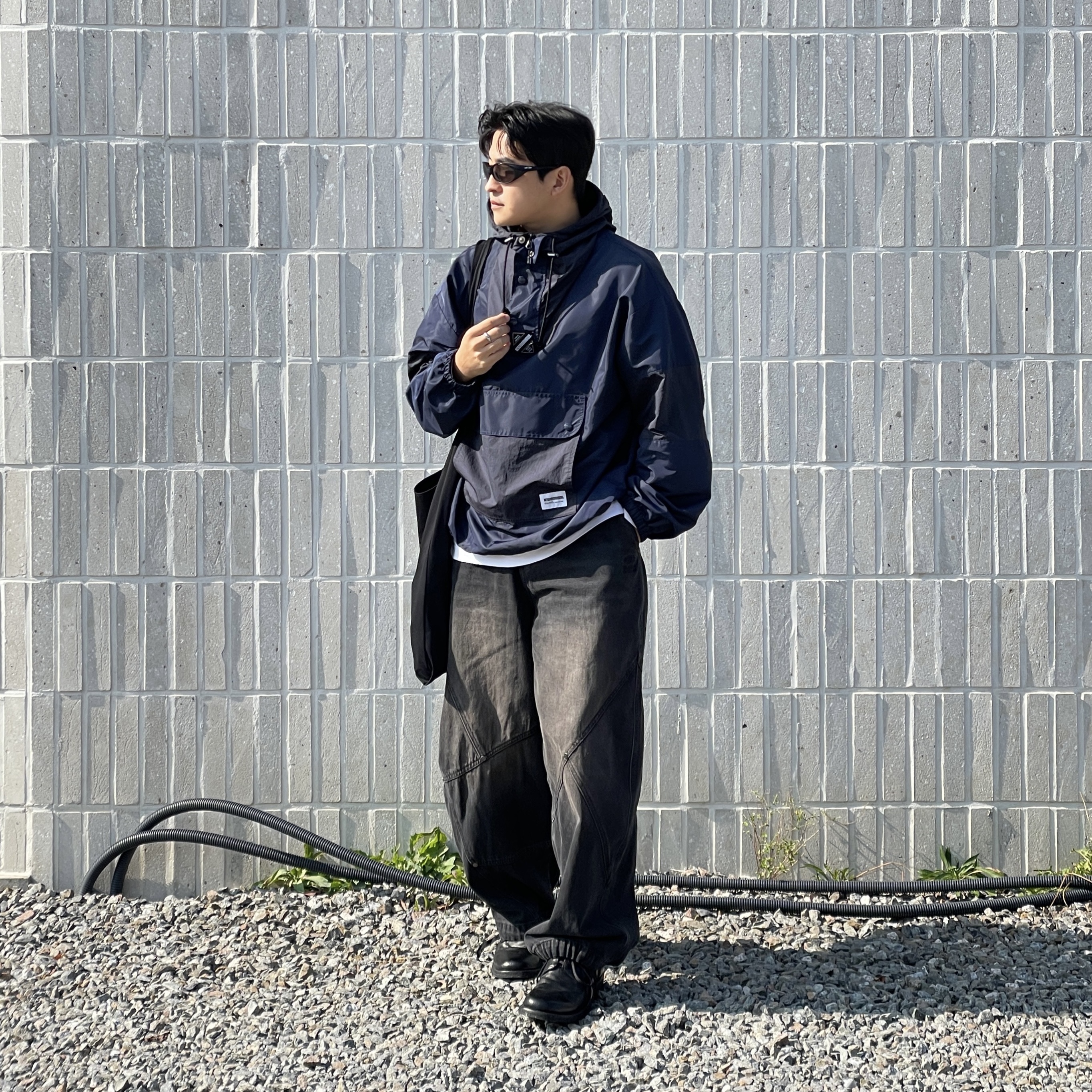 Neighborhood Anorak Jacket Navy 착용 스타일 - 1