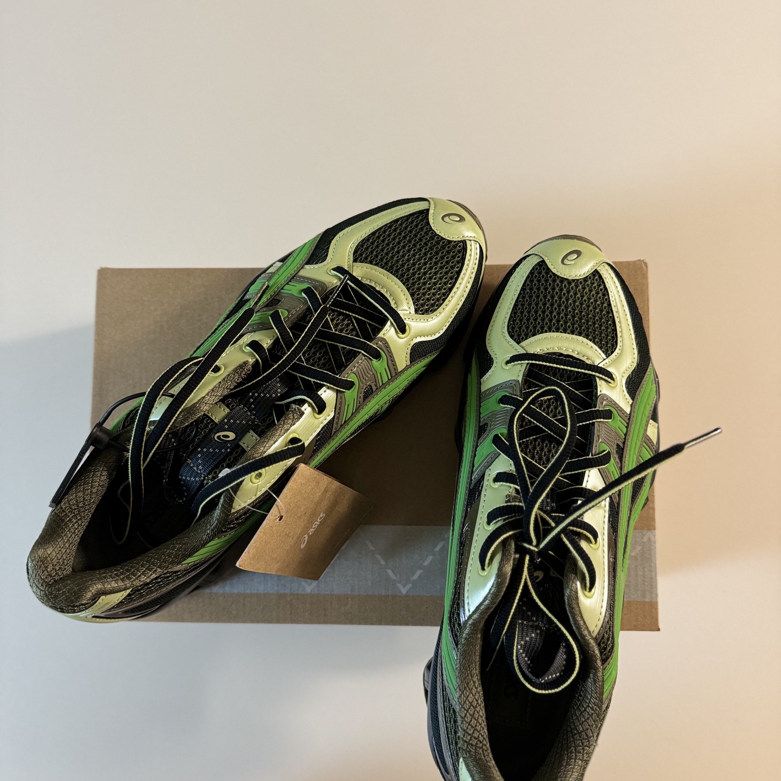 Asics US5-S Gel-Quantum Kinetic Moss Bamboo 착용 스타일 - 2
