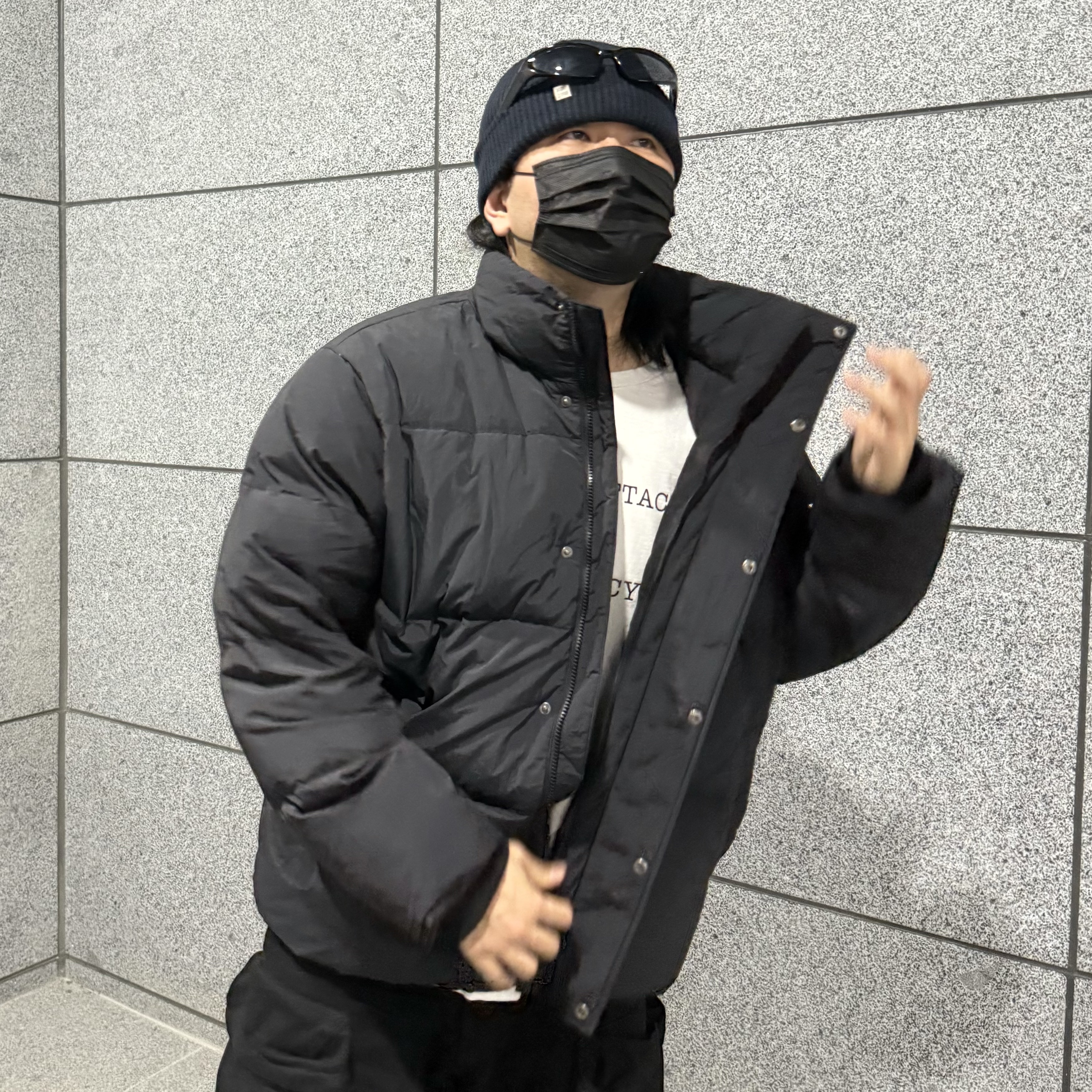 Balenciaga HD Lace-Up Sneakers Black, Zara Utility Pocket Pants Black 착용 스타일 - 4
