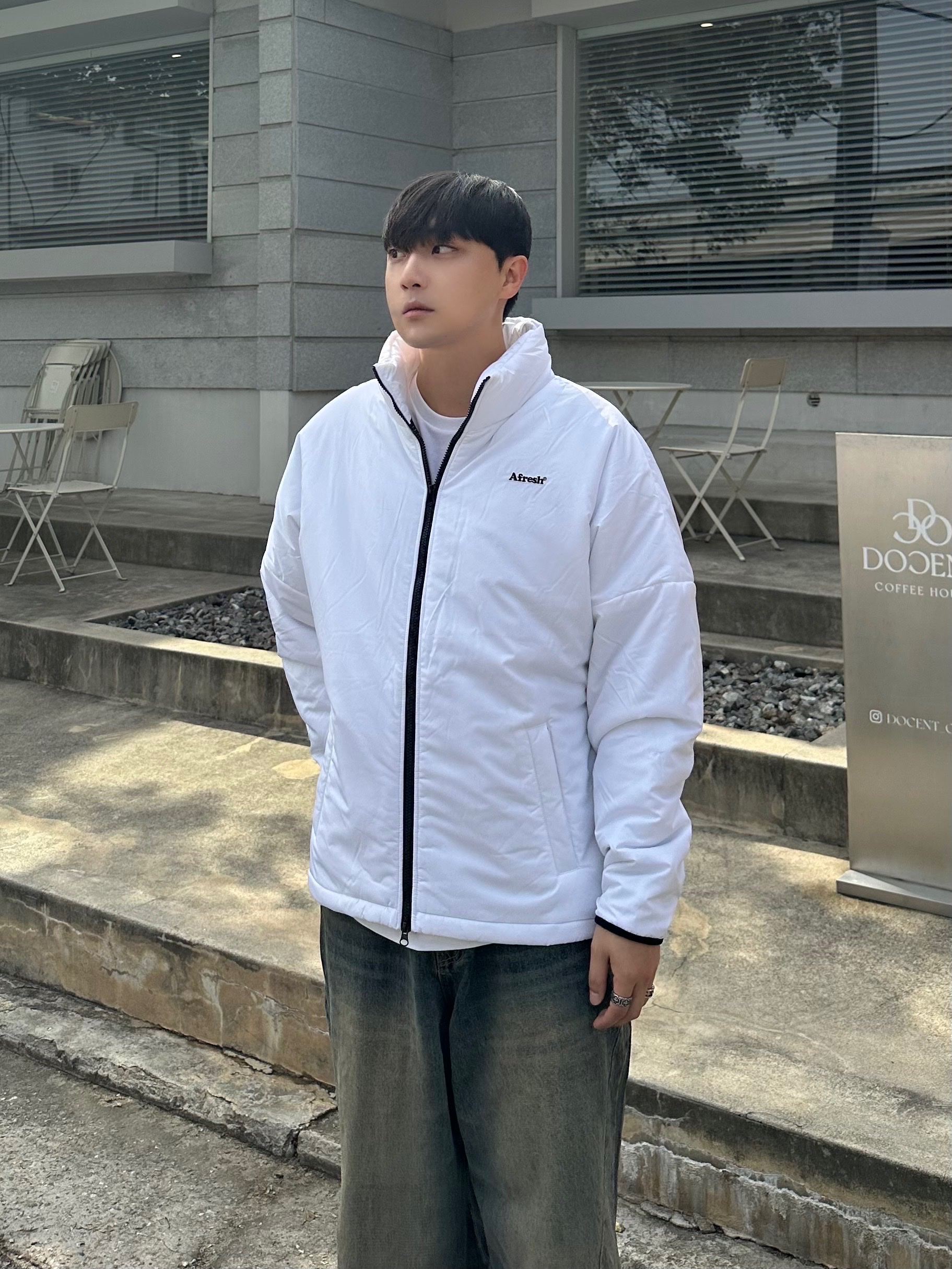 Balenciaga Cargo Sneakers White Grey 착용 스타일 - 3
