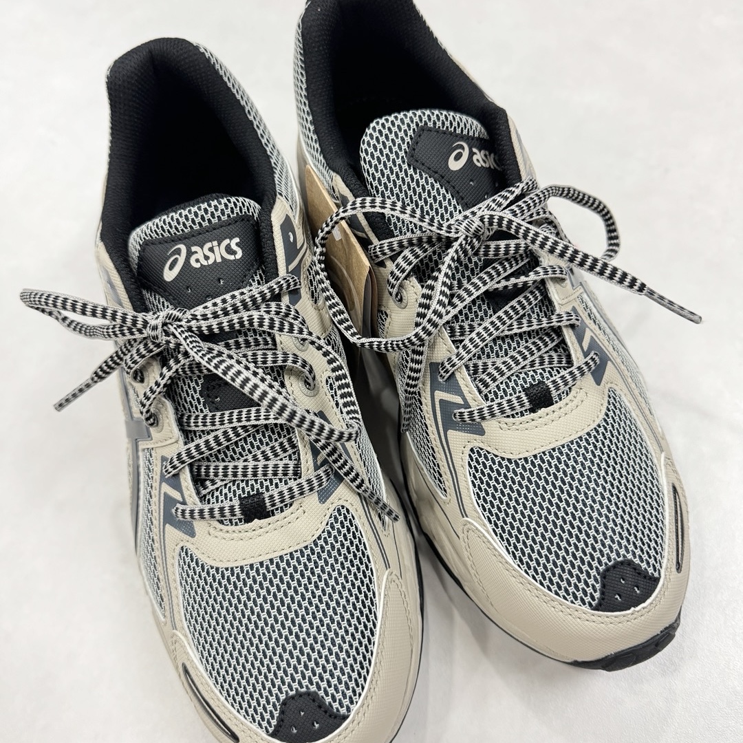 Asics Gel-Venture 6 Feather Grey Black 착용 스타일 - 2