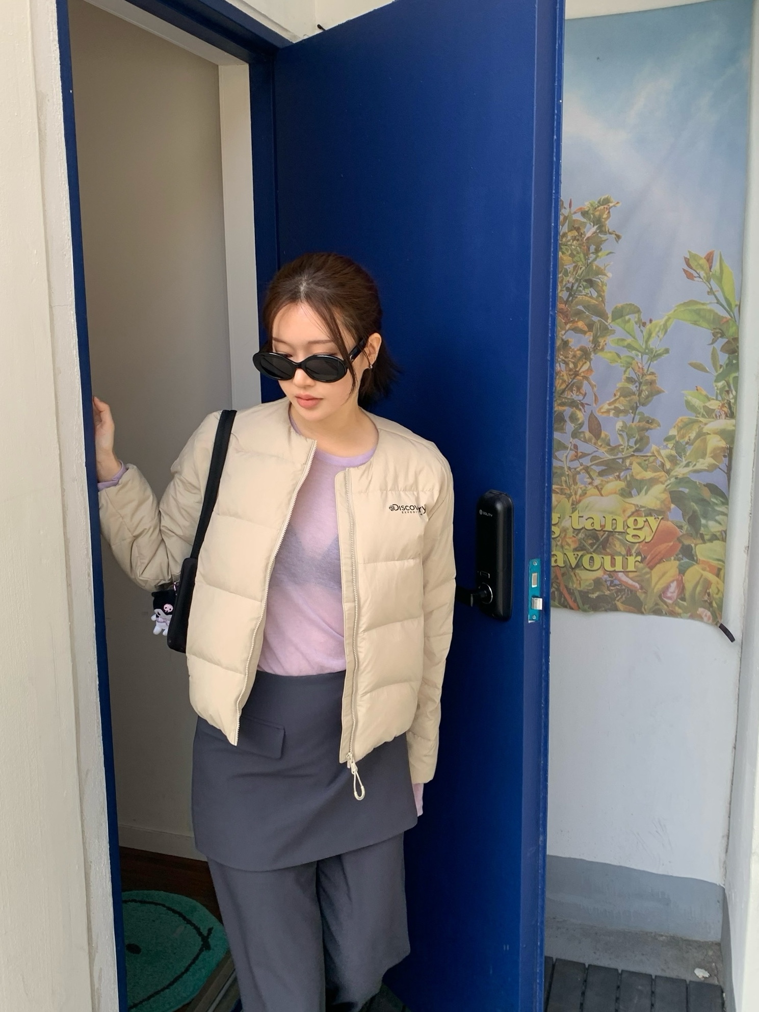 (W) Celine Triomphe 01 Sunglasses in Acetate Black, (W) Discovery Expedition Pictor U Goose Lightweight Down Jacket L Beige 착용 스타일
