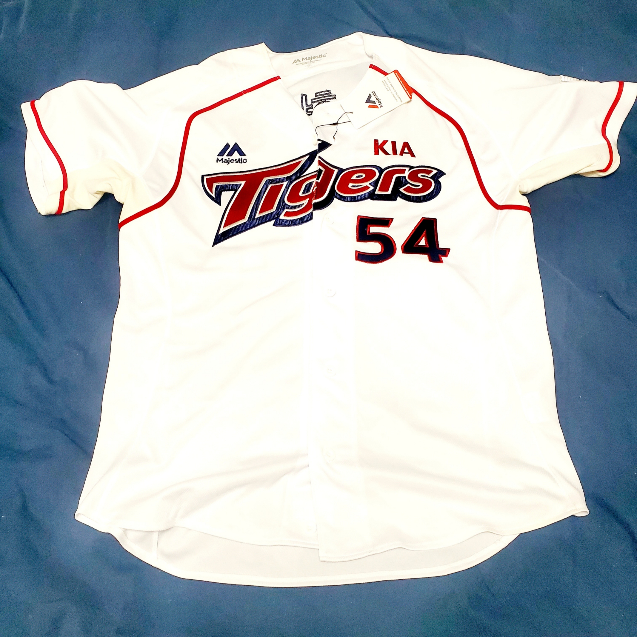 Kia TIgers x IAB Studio 24 Authentic Home Uniform White (Non Marking Ver.) 착용 스타일