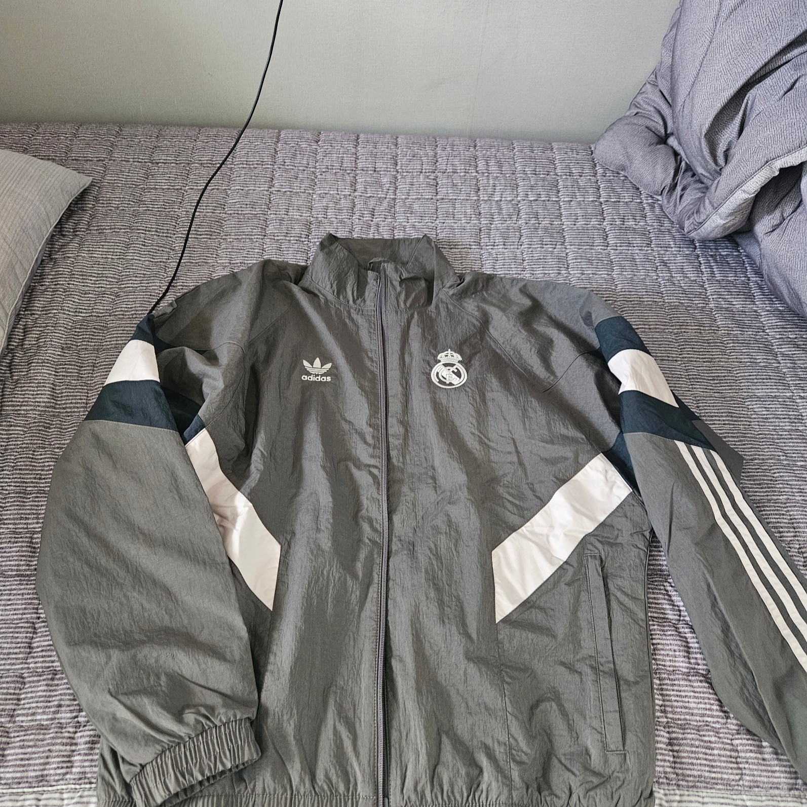Adidas Real Madrid Originals Track Top Charcoal Grey - KR Sizing 착용 스타일