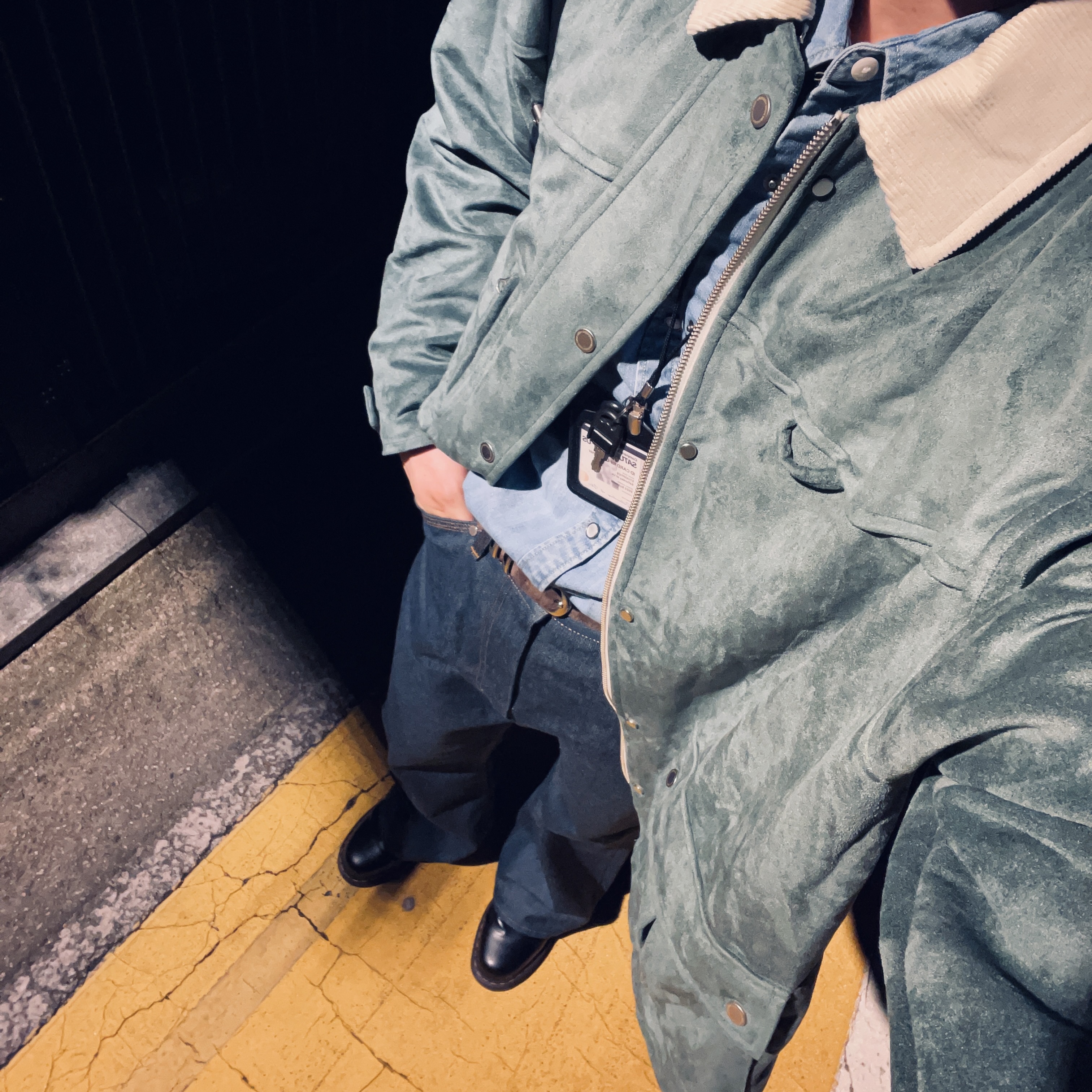 Levi's Barstow Western Shirt Light Indigo 착용 스타일 - 1