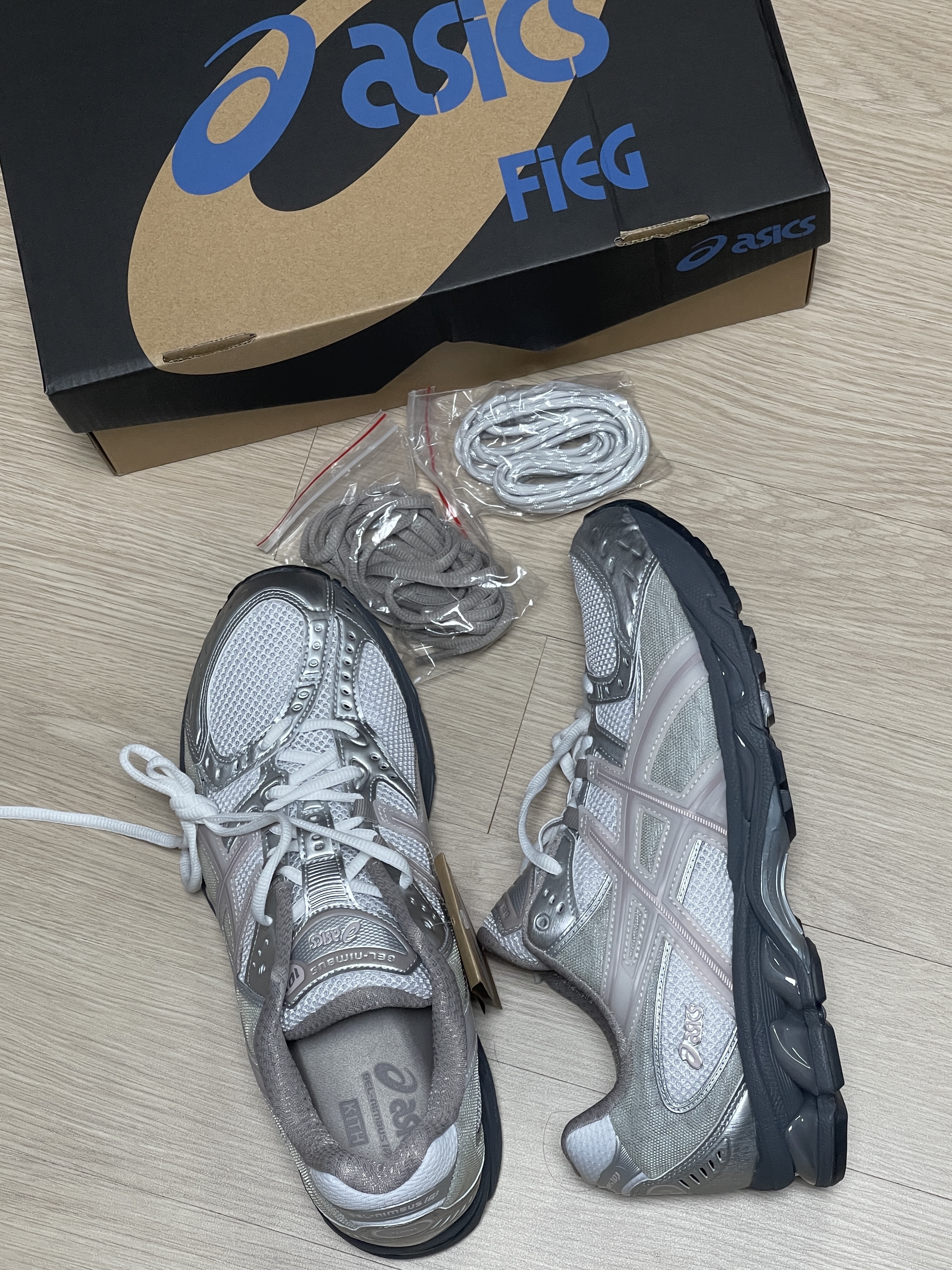 Asics x Ronnie Fieg Gel-Nimbus 10.1 White Morganite 착용 스타일 - 1