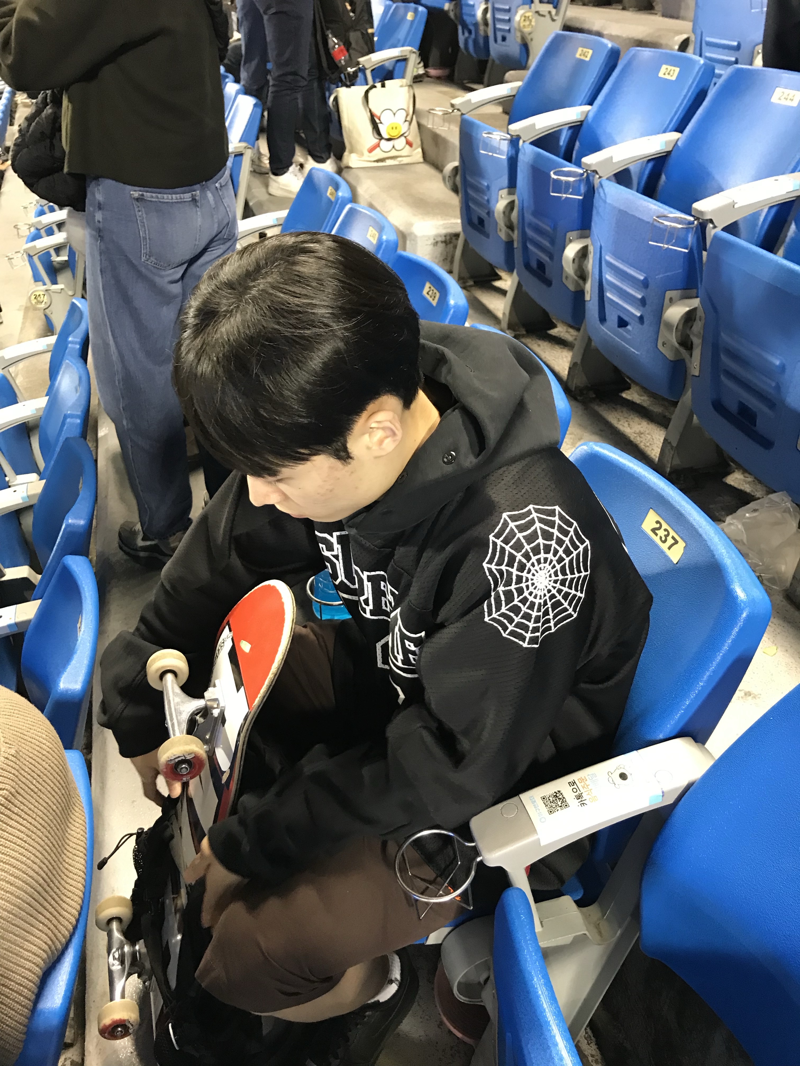 Supreme Spiderweb Football Jersey Black - 24SS 착용 스타일 - 2