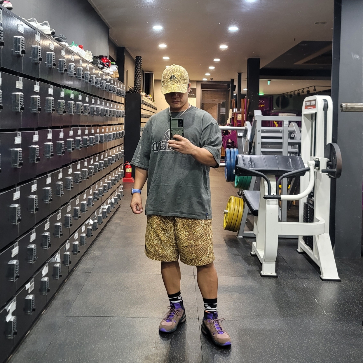 Supreme x Nike ACG Denim 6-Panel Gold Snakeskin - 22FW, Supreme x Nike ACG Denim Pullover Gold Snakeskin - 22FW 착용 스타일 - 2