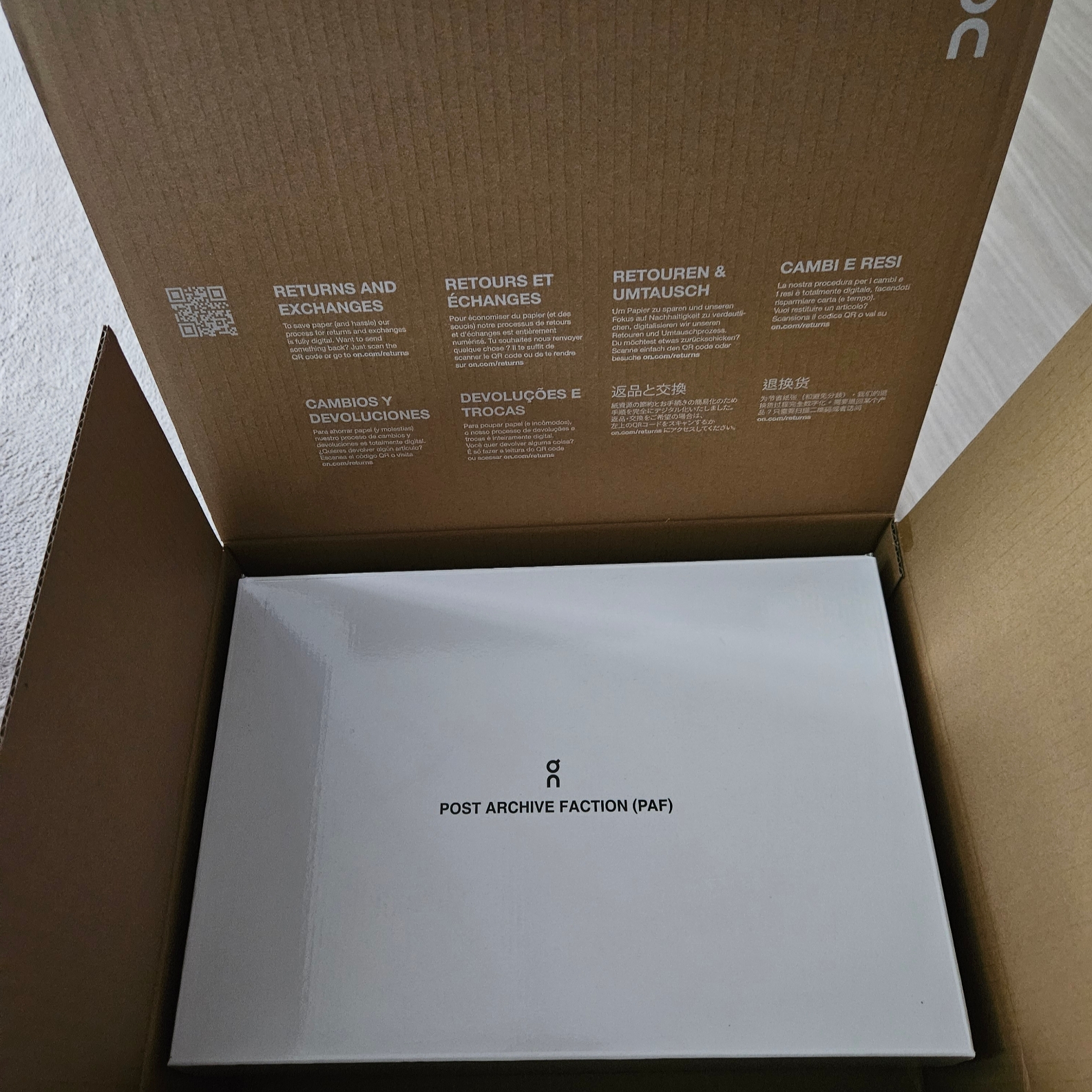 On Running x Post Archive Faction (Paf) Cloudmonster 2 Seedling White 착용 스타일 - 2