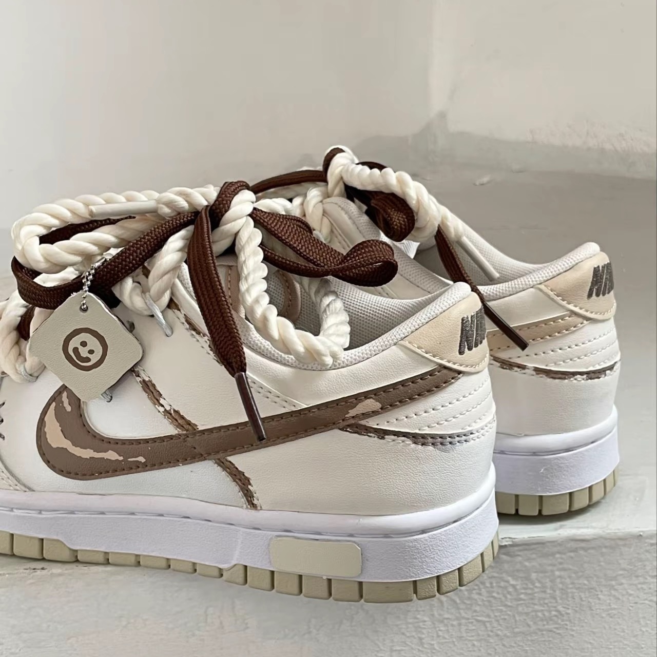 Nike Dunk Low Retro Phantom Sanddrift 착용 스타일 - 3