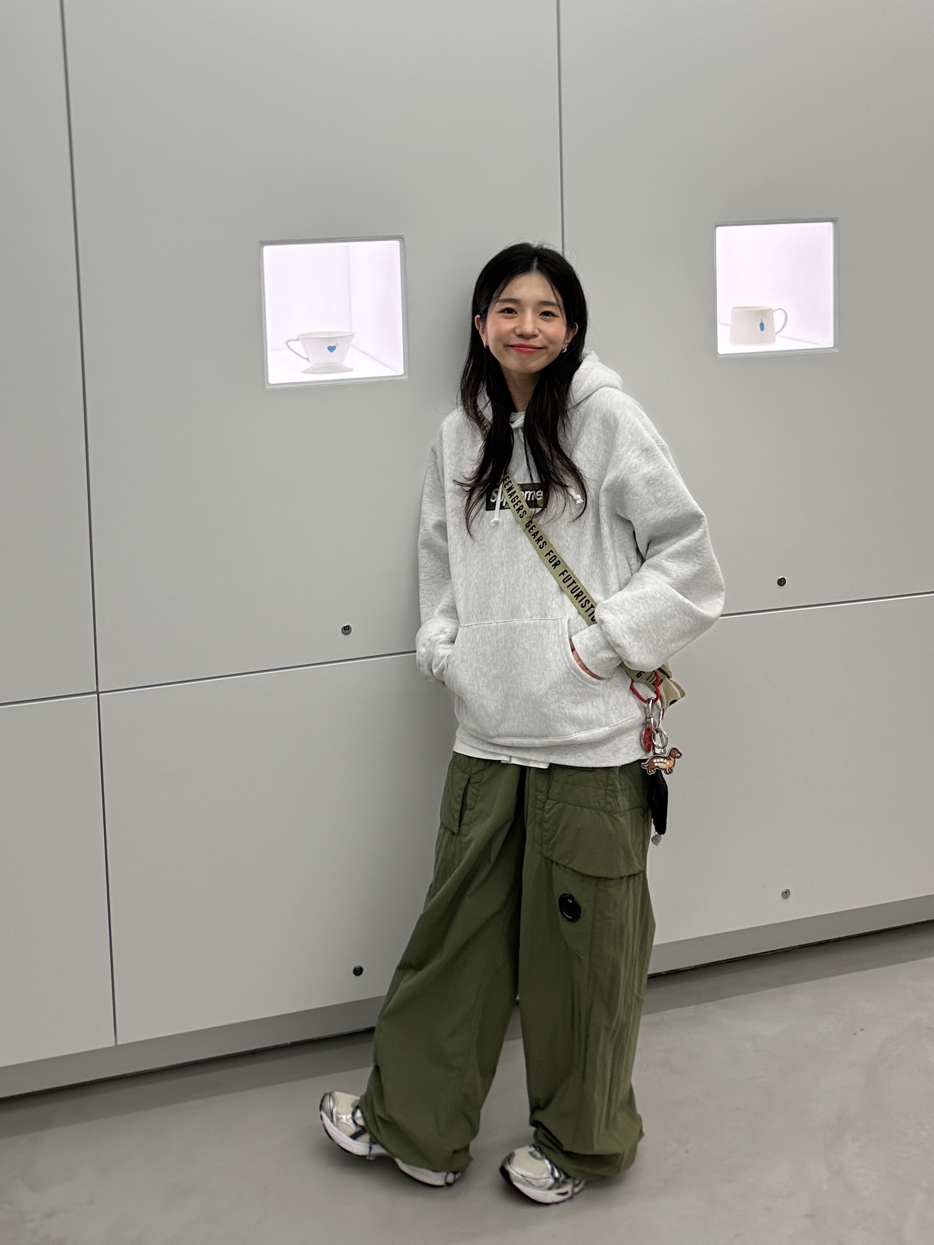 Supreme Box Logo Hooded Sweatshirt Ash Grey - 23FW, Asics x Kith Gel-Kayano 14 Cream Scarab 착용 스타일 - 2
