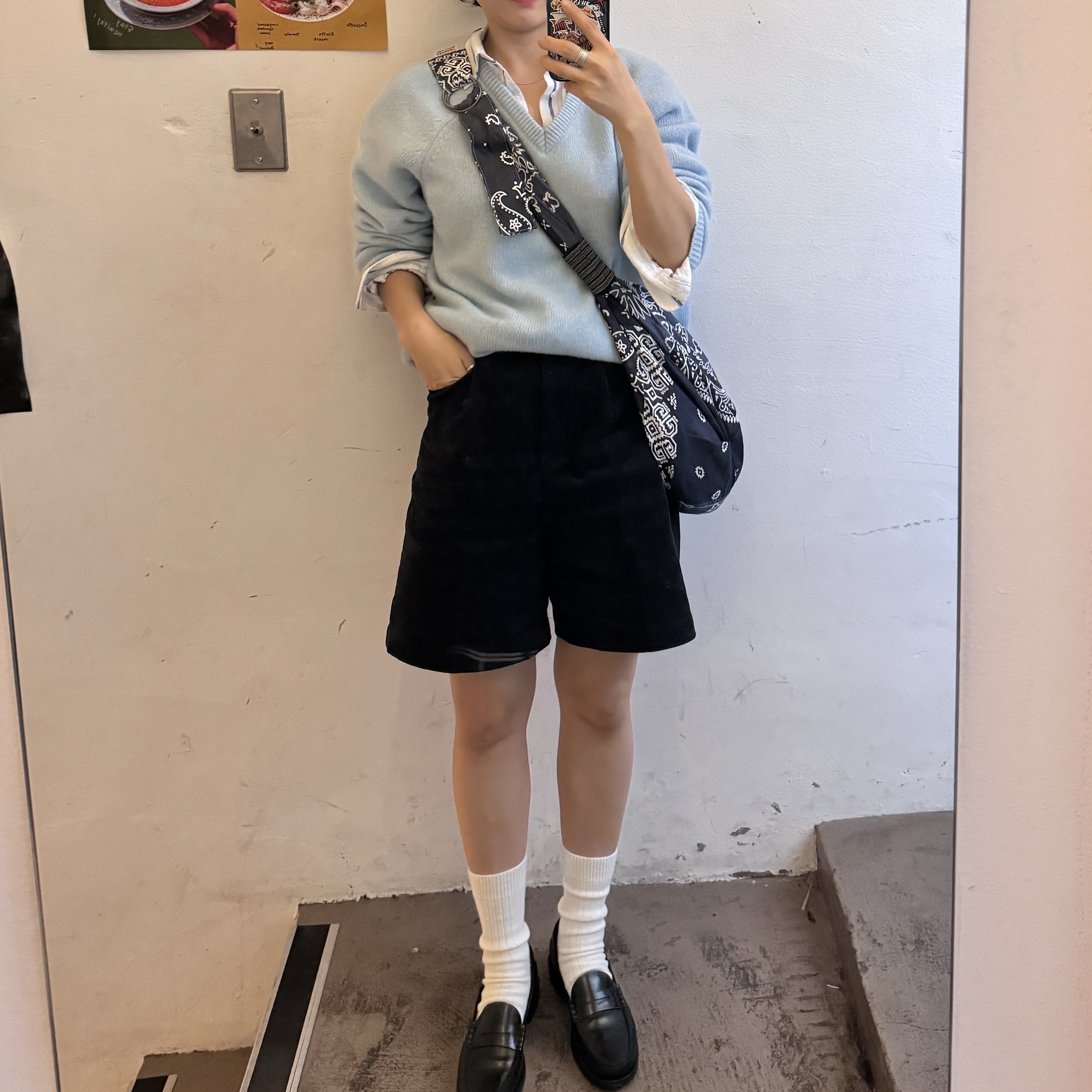 Kapital Gauze Bandana Beach Snuffkin Bag Black, (W) Saint Laurent Le Loafer Penny Slippers in Tortoiseshell Patent Leather Black 착용 스타일