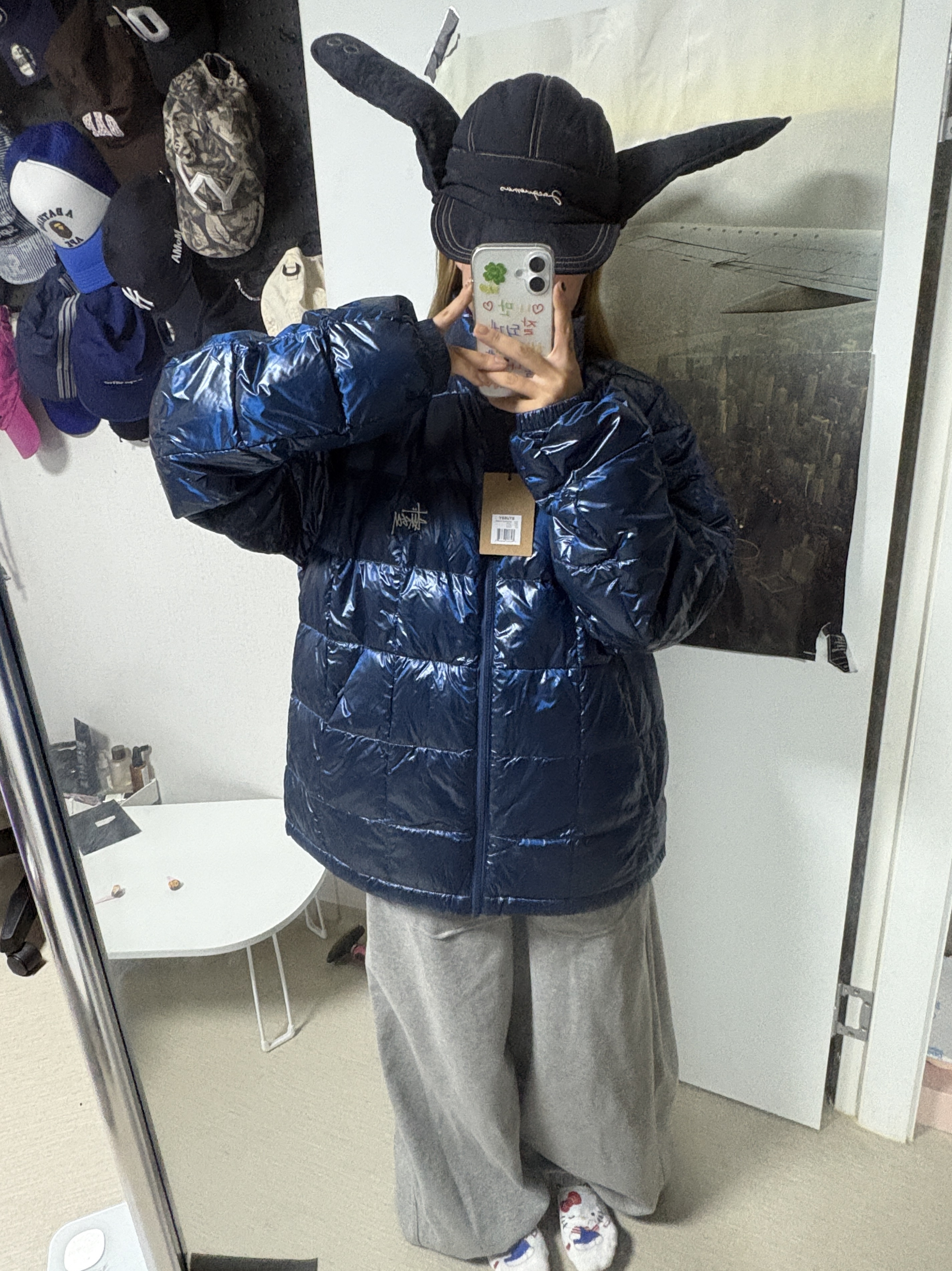 Stussy Midweight Puffer Royal, Jacquemus La Cagoule Bricciola Puffed Ear Flap Hat Navy 착용 스타일