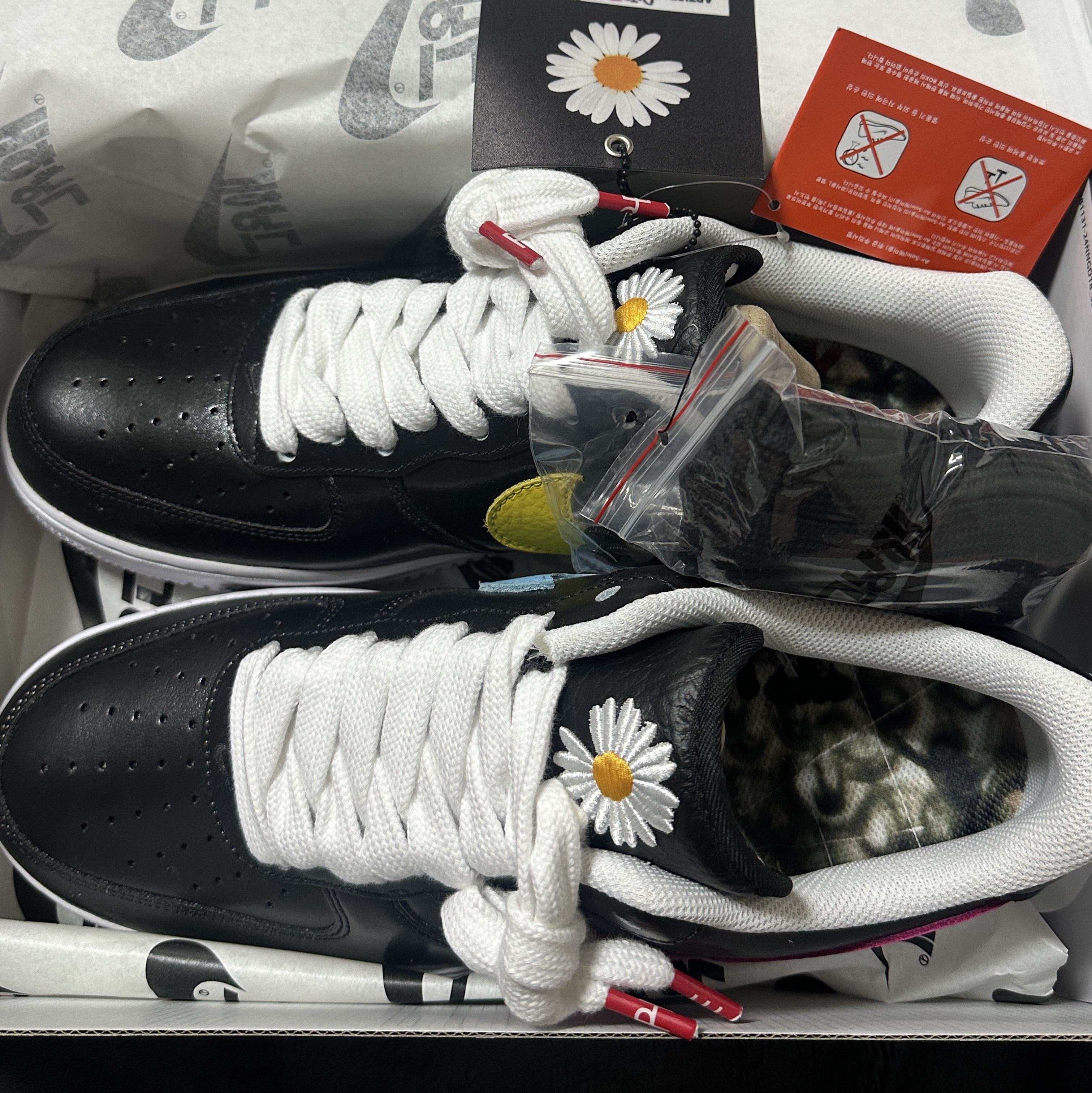 Nike x Peaceminusone Air Force 1 Low Para-Noise 3.0 Black and Multicolor 착용 스타일