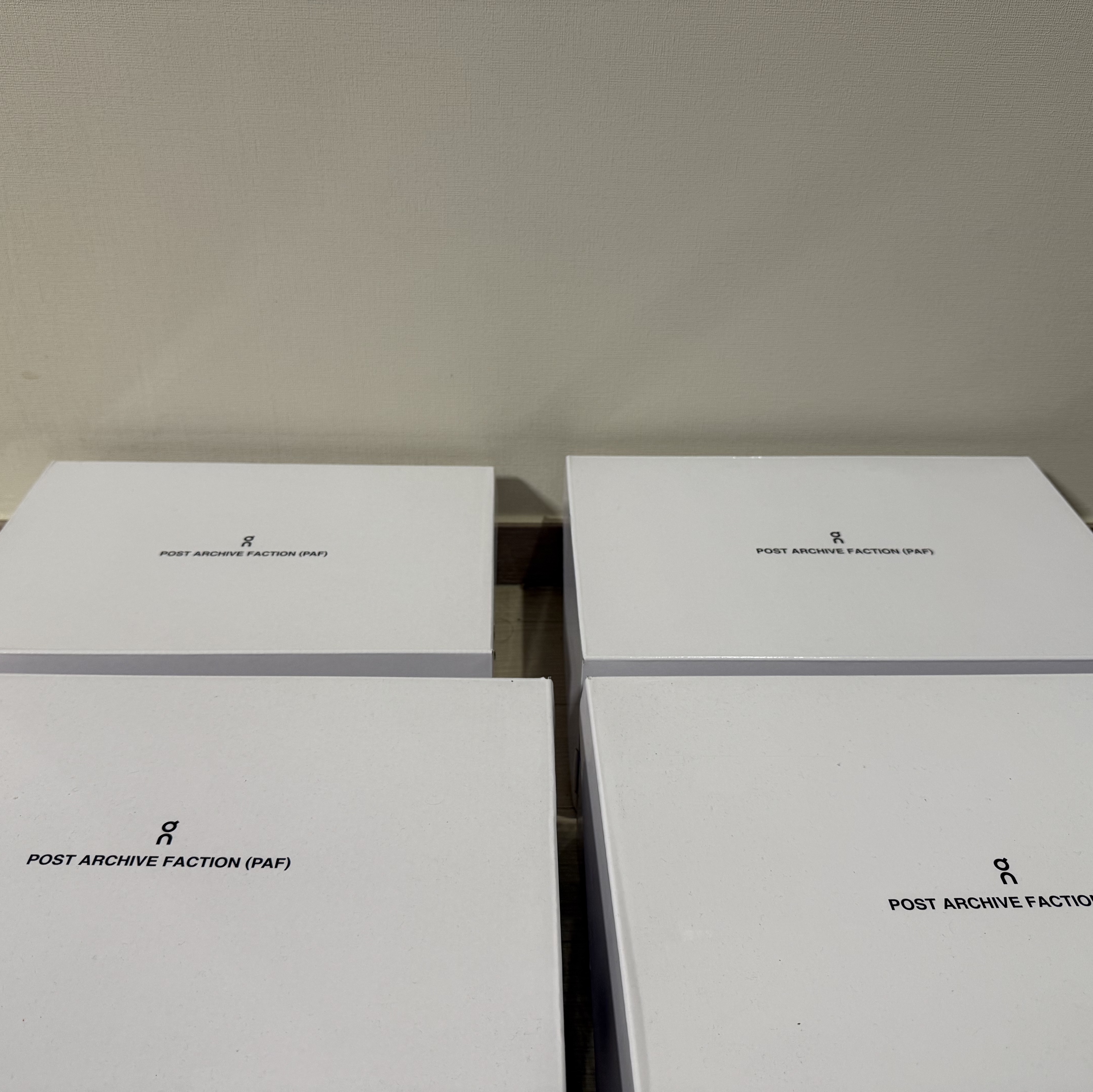 On Running x Post Archive Faction (Paf) Cloudventure Peak Cacao Espresso, On Running x Post Archive Faction (Paf) Cloudventure Peak All Black 착용 스타일 - 1