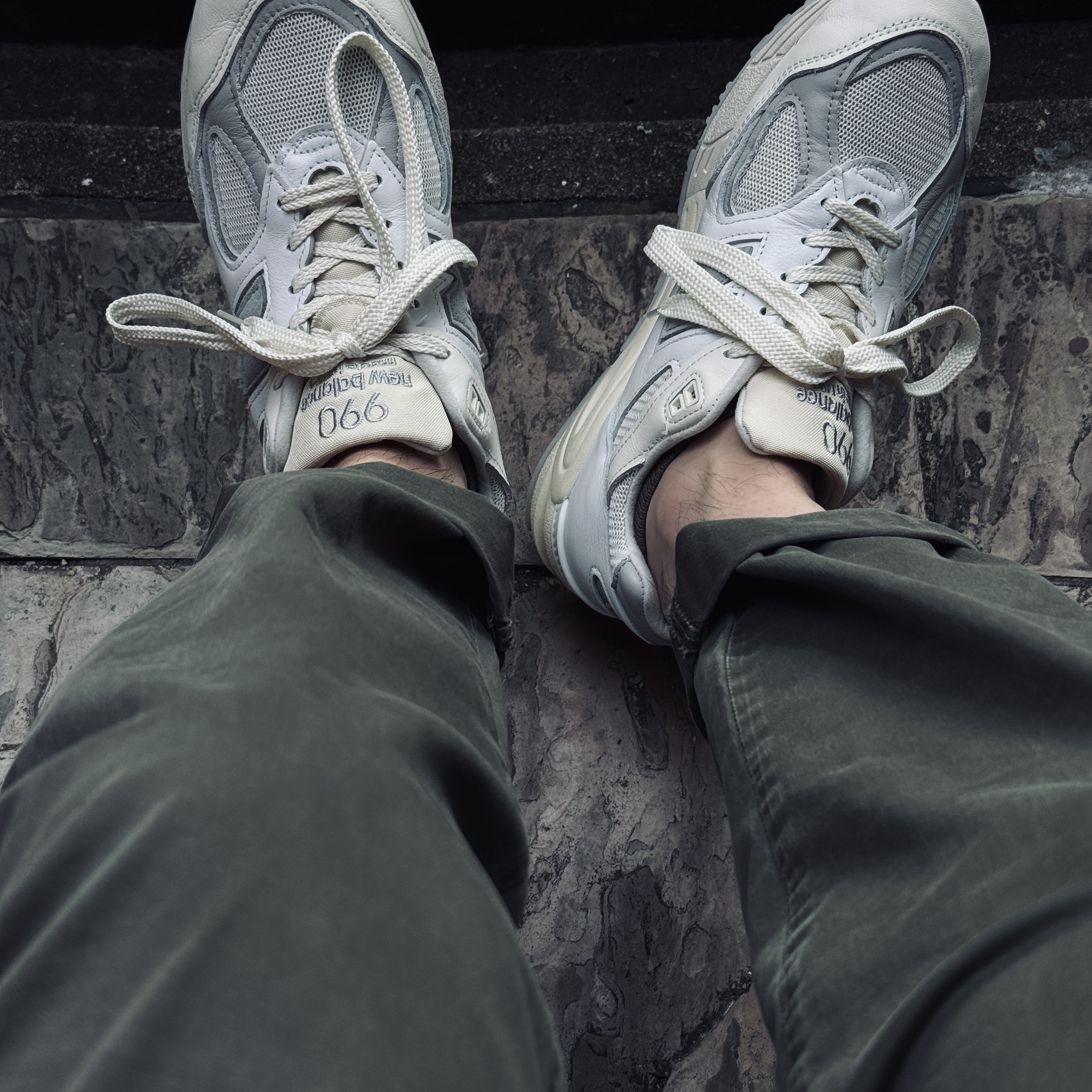 New Balance 990v2 Made in USA Sea Salt 착용 스타일