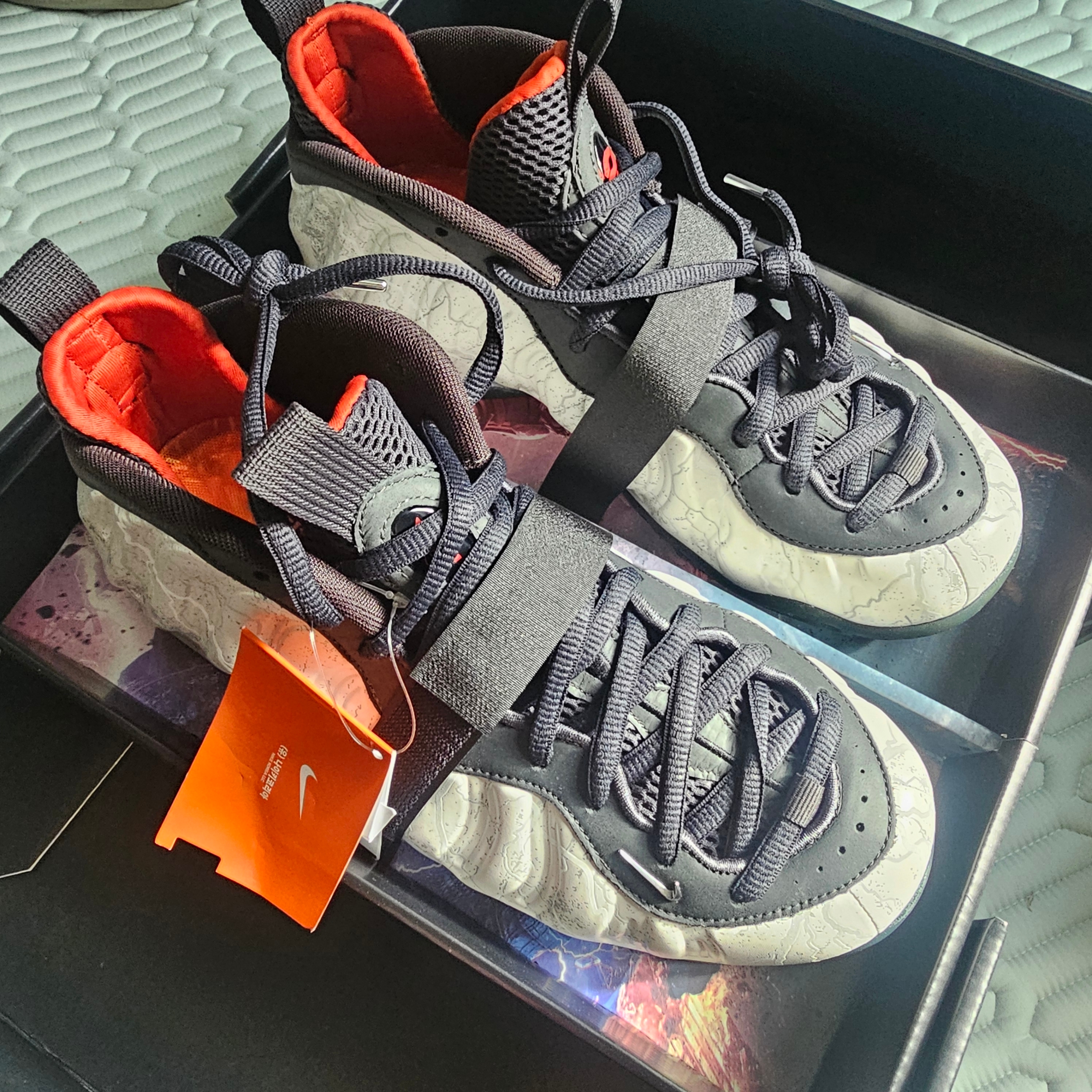 Nike x Tekken 8 Air Foamposite One PRM Jin 착용 스타일 - 1