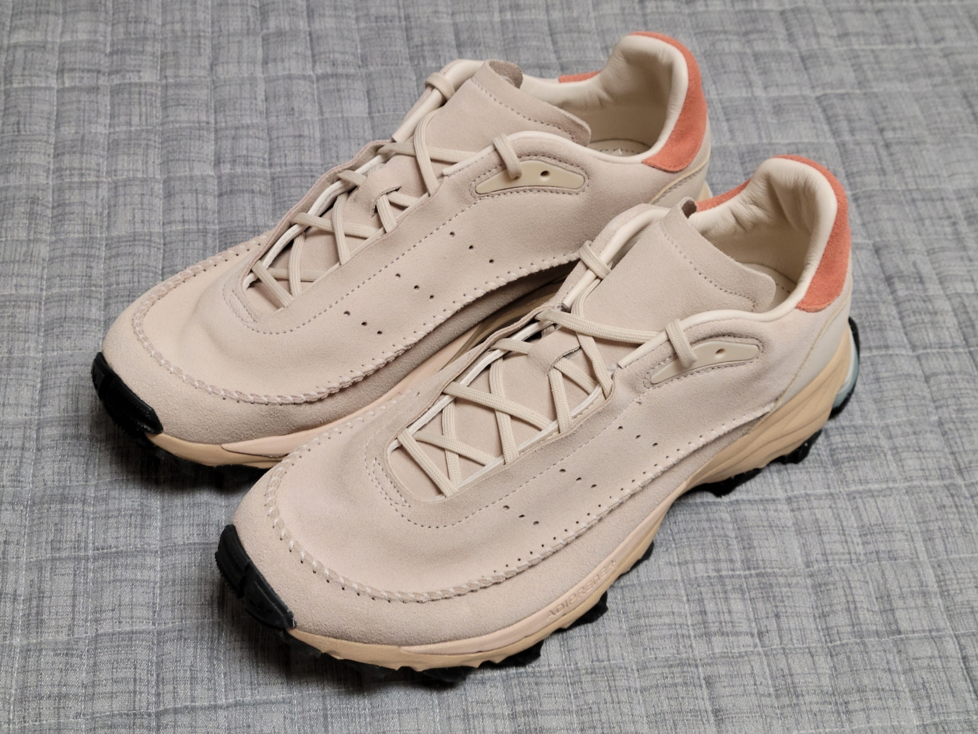 Adidas Mocaturf Adventure Chalk White 착용 스타일 - 2