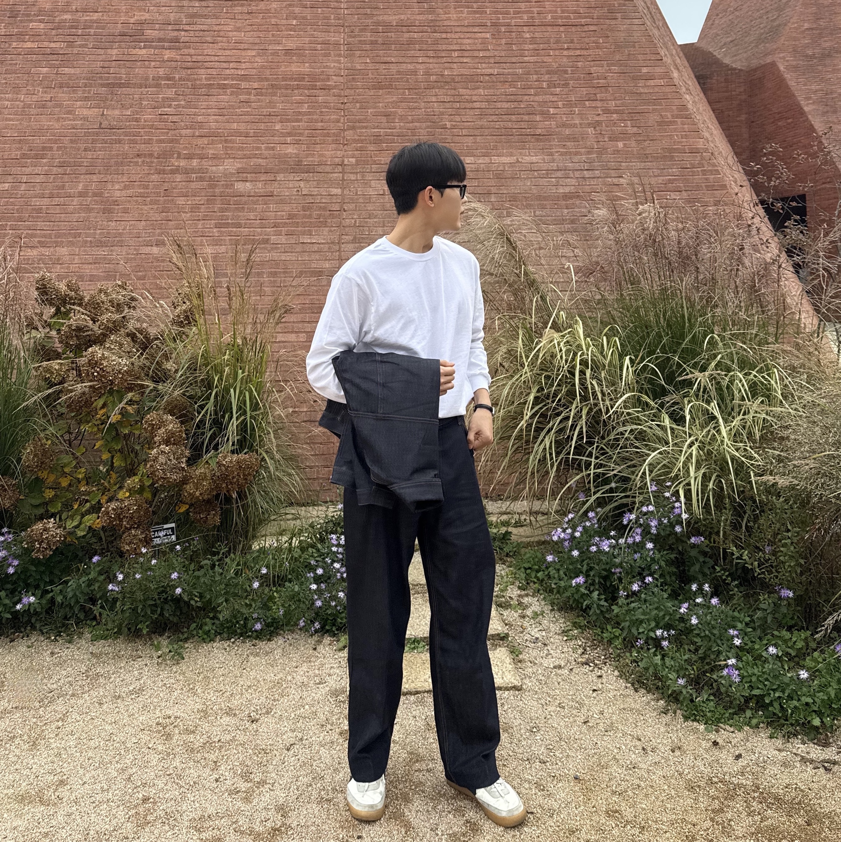 AAA Heavy Cotton 1304 Long Sleeve T-Shirt White Black (2Pack), Nike x J.Crew Killshot 2 Sail Midnight Navy 착용 스타일 - 2