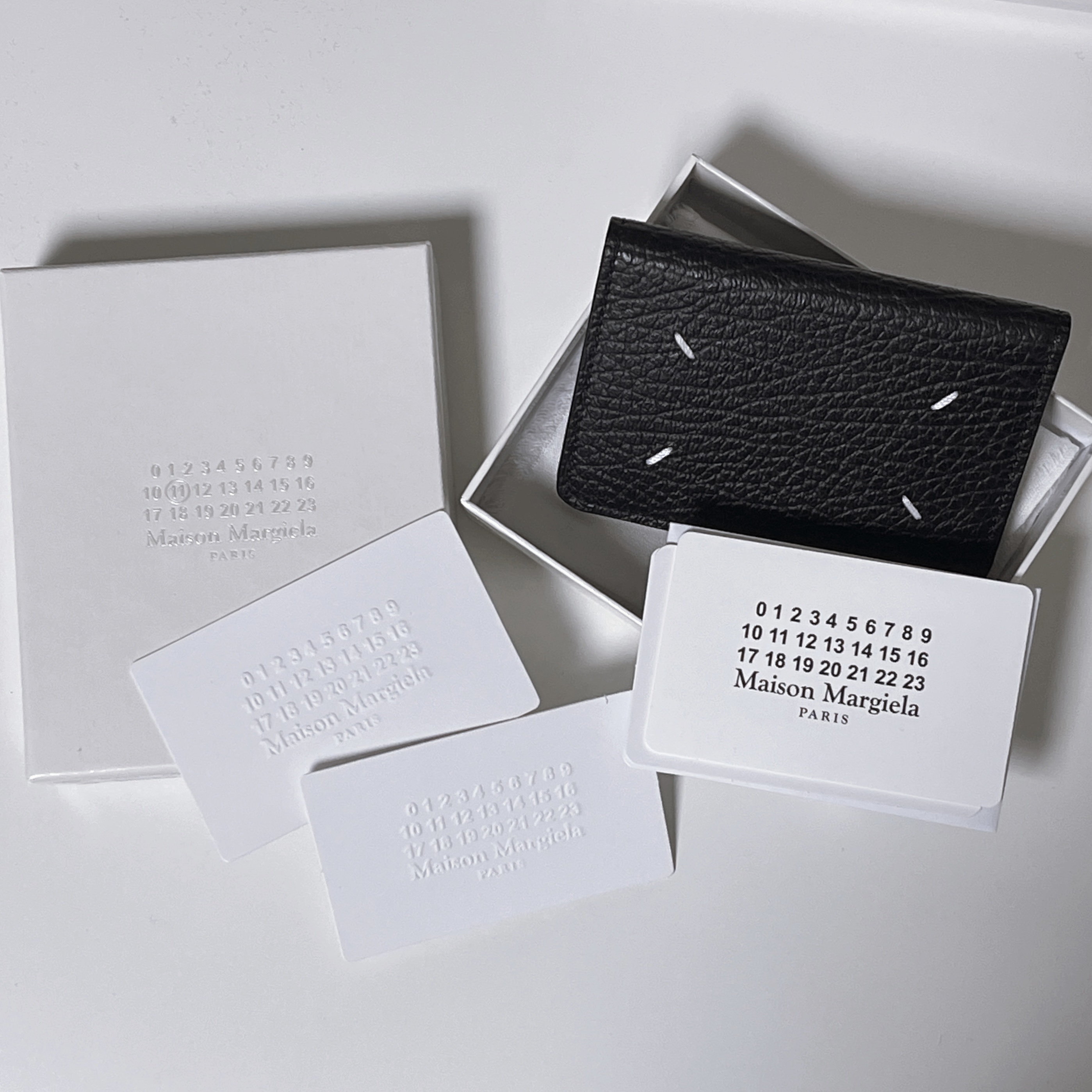 Maison Margiela Bovine Leather Card Holder Black 착용 스타일