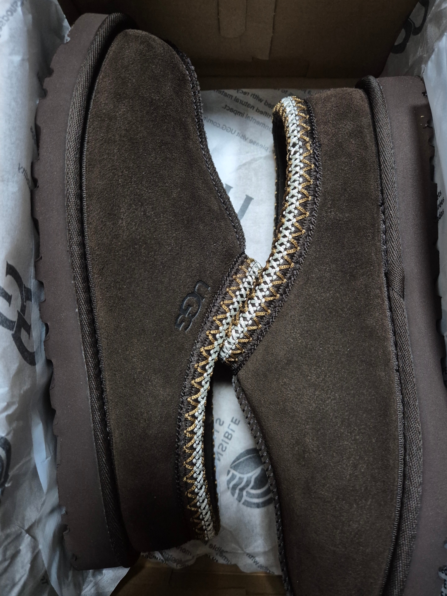UGG Tasman Slipper Dusted Cocoa 착용 스타일