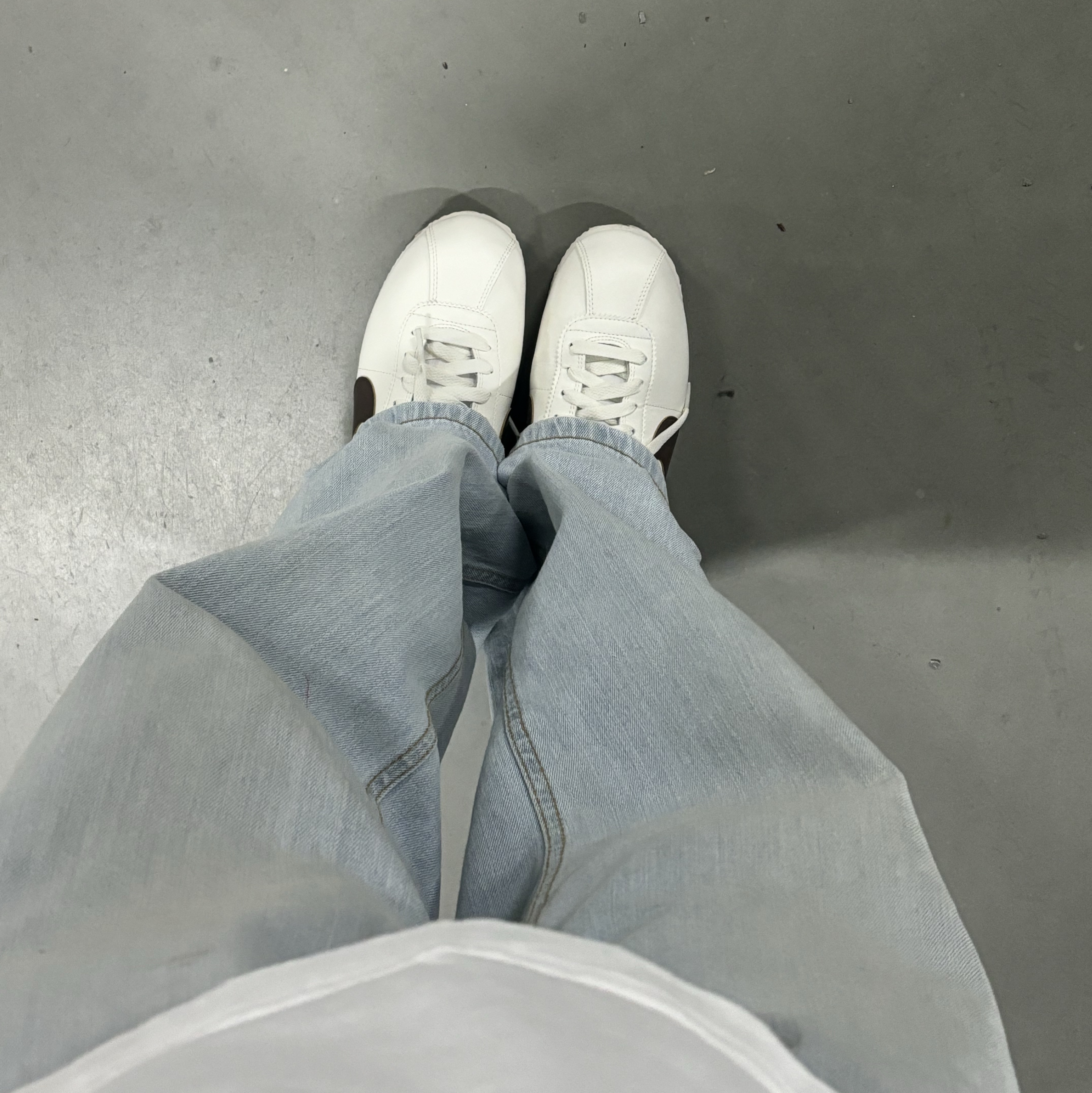 (W) Nike Cortez Sail Cacao Wow 착용 스타일 - 1