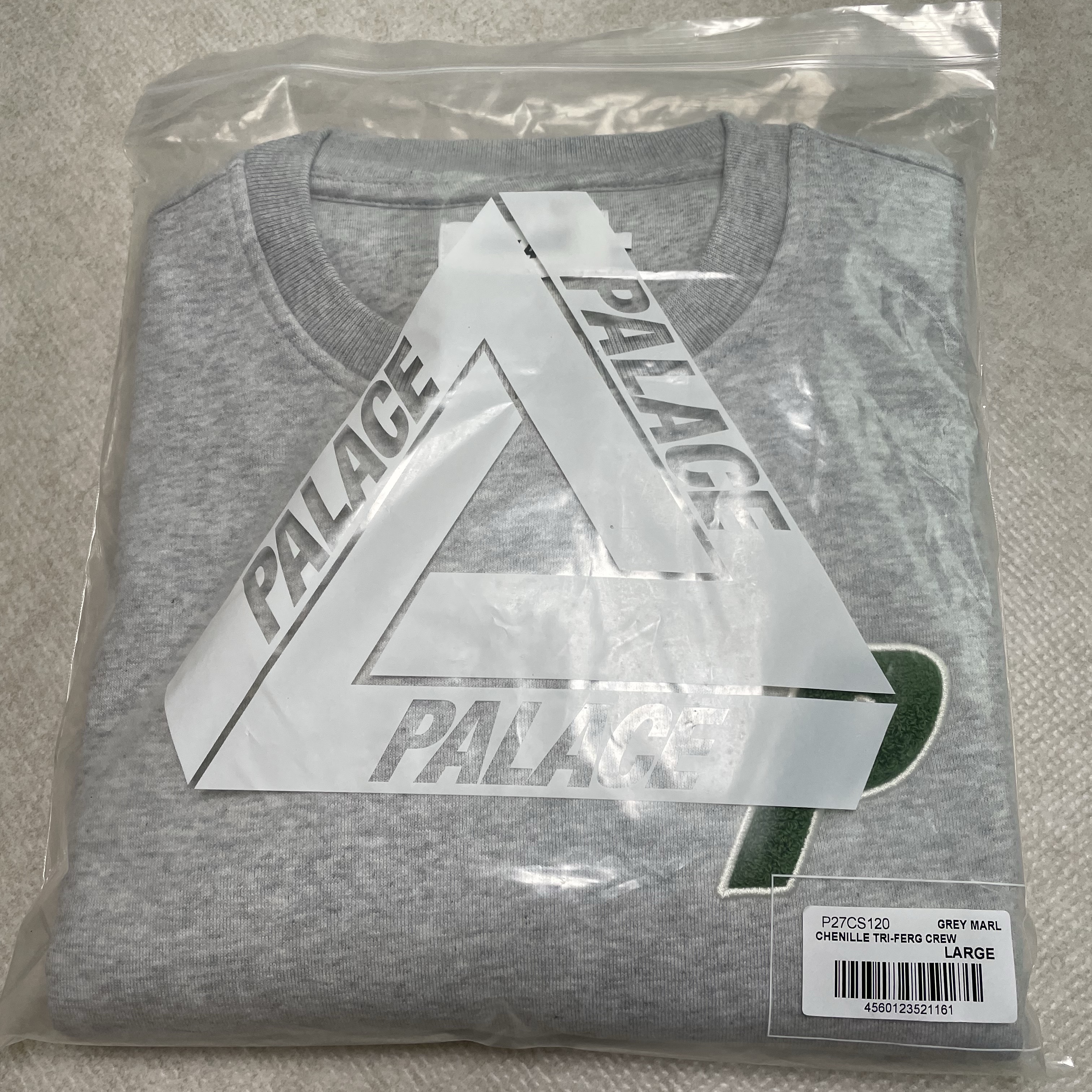 Palace Chenille Tri-Ferg Crew Grey Marl - 24FW 착용 스타일 - 1