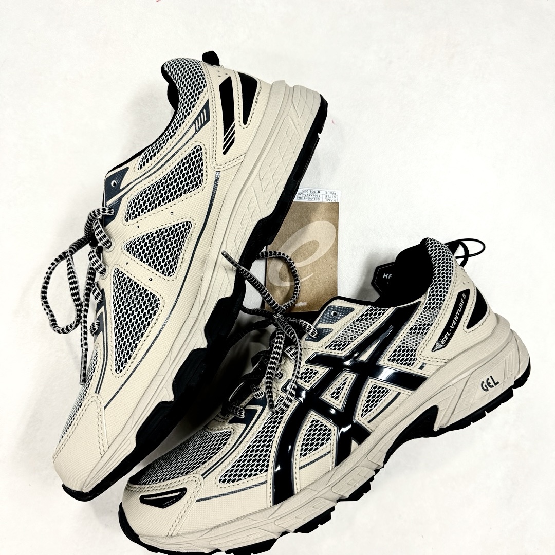 Asics Gel-Venture 6 Feather Grey Black 착용 스타일 - 3