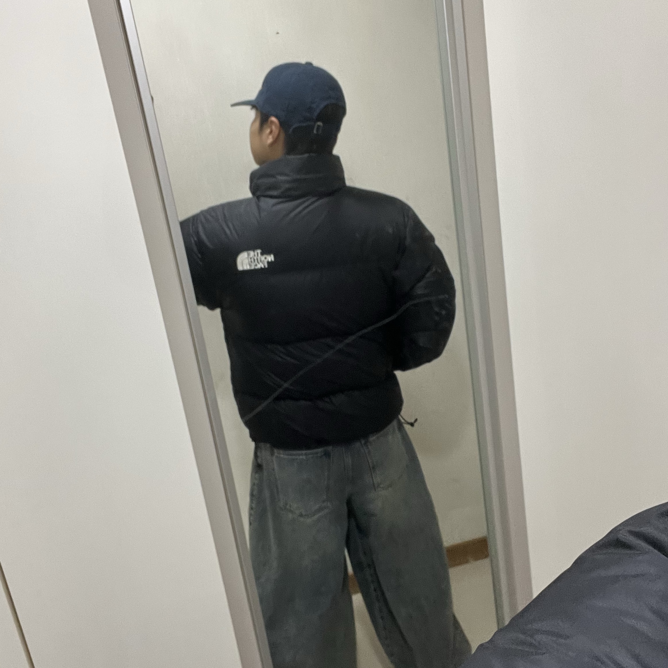 The North Face 1996 Retro Nuptse Down Jacket TNF Black 착용 스타일 - 1