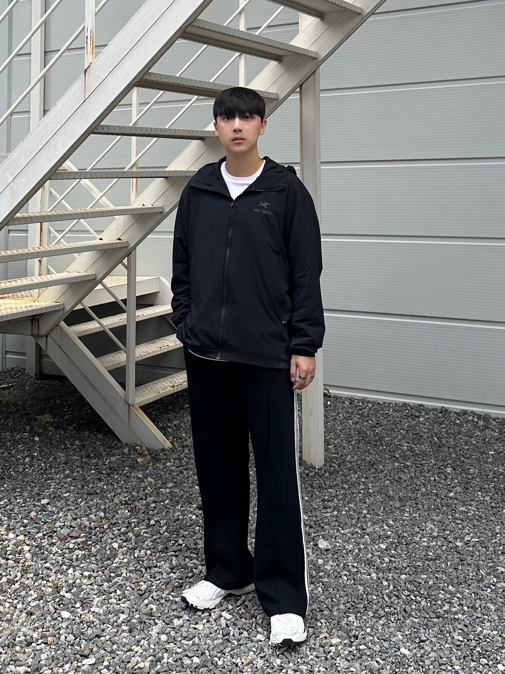 Arc'teryx Atom Heavyweight Hoody Black 착용 스타일 - 1