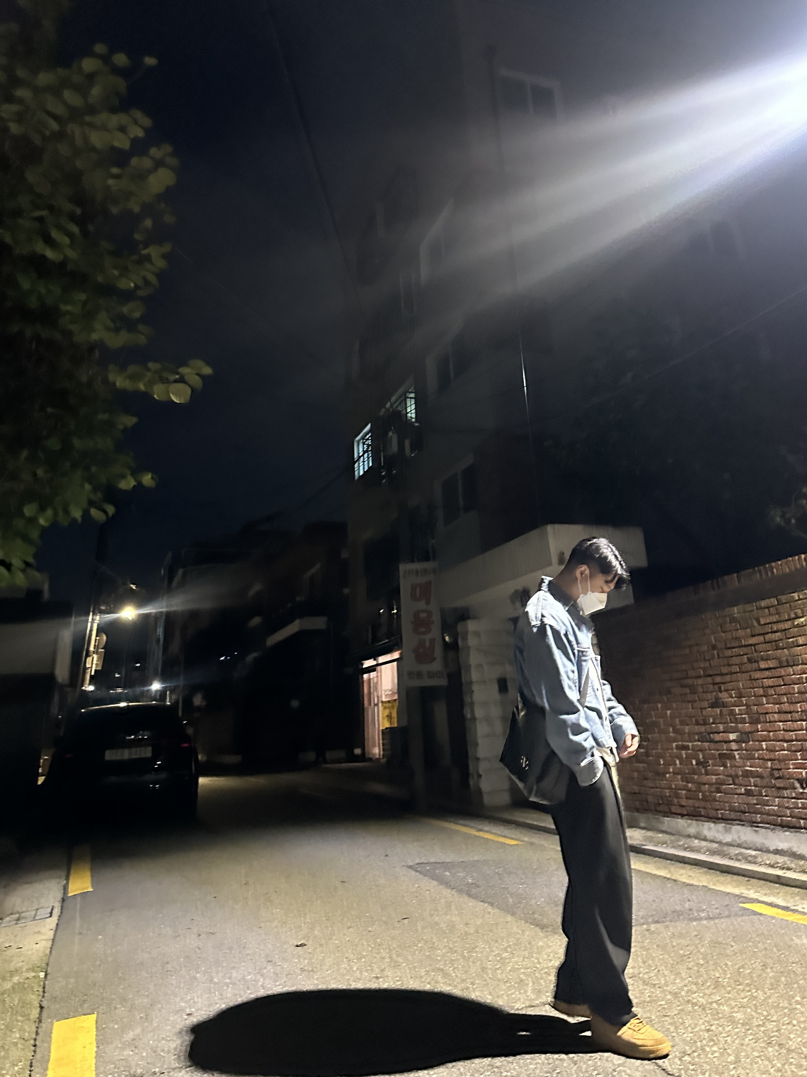 Balenciaga Monaco Small East-West Hobo Bag Black, Wooyoungmi Corduroy Denim Shirt Blue - 24FW 착용 스타일 - 1