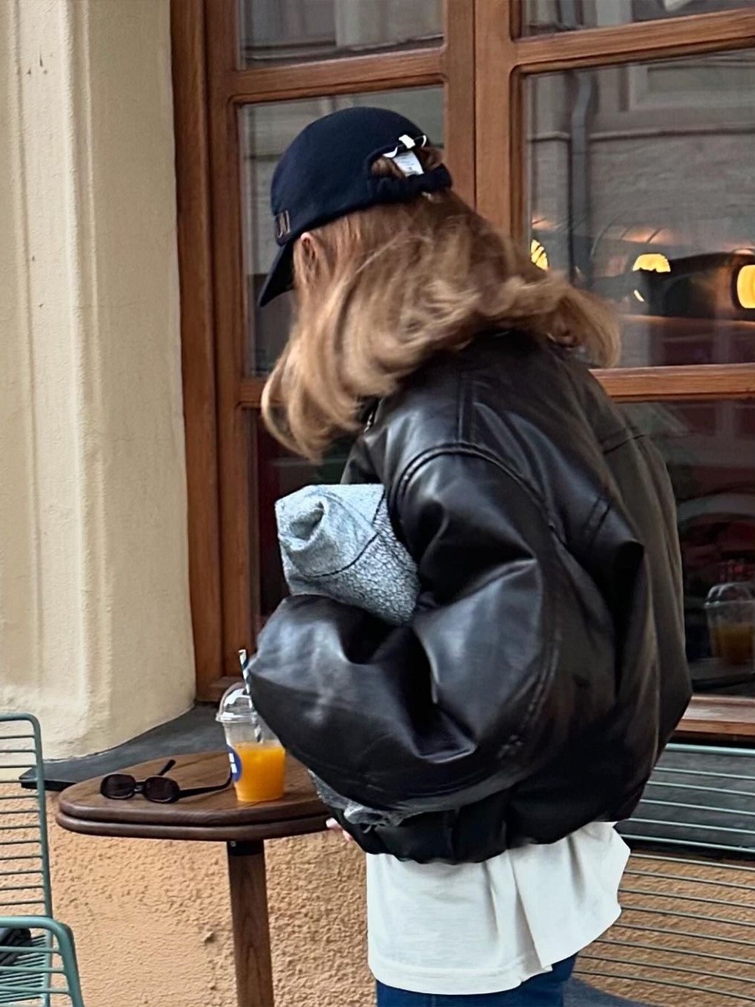 (W) Carol Shoppe Daddy Leather Jacket Black (Light Ver.), Stussy Built Reversible Bomber Jacket Black 착용 스타일 - 2