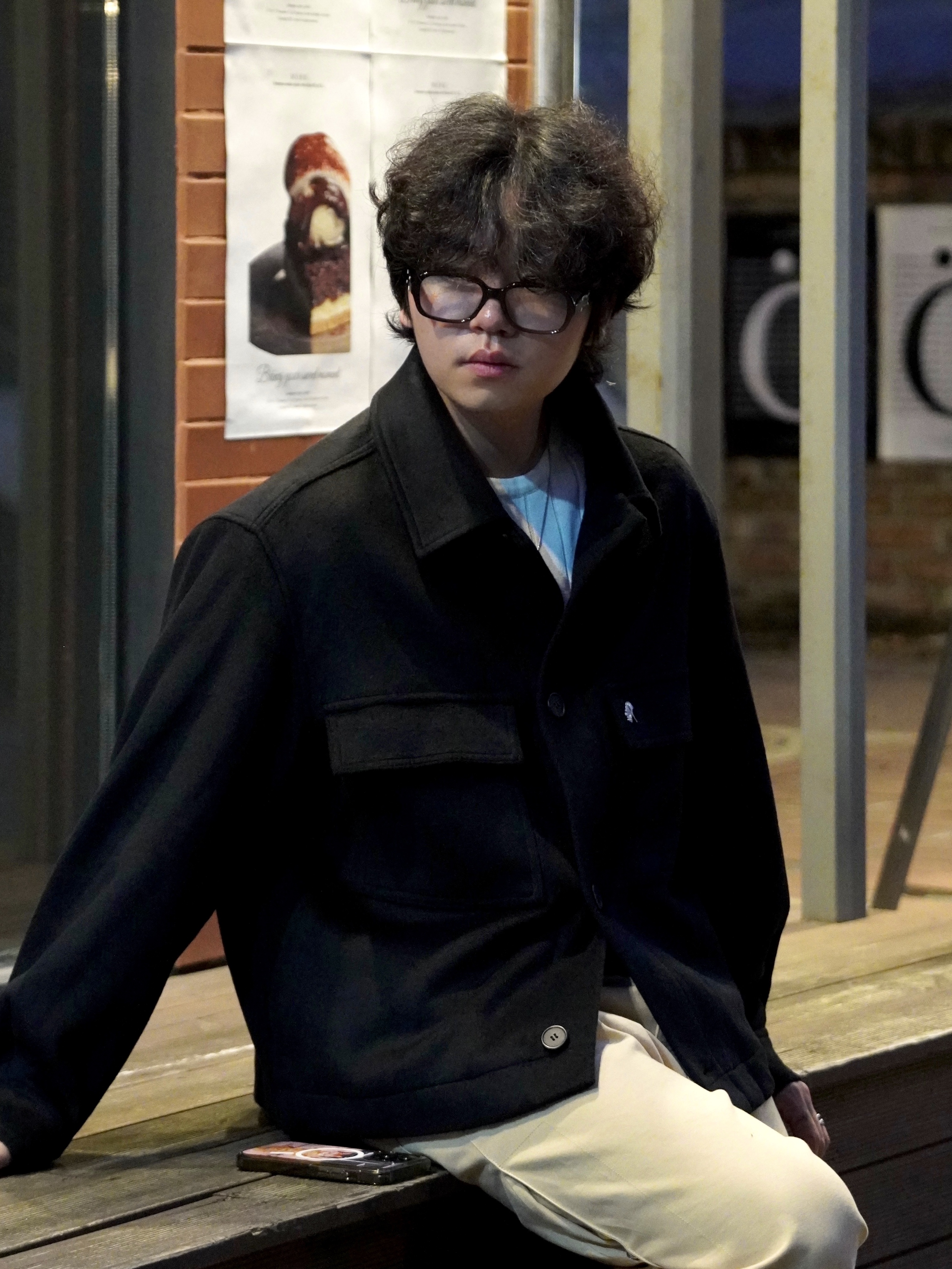 Gentle Monster x Maison Margiela MM114 Black Clear 착용 스타일 - 4