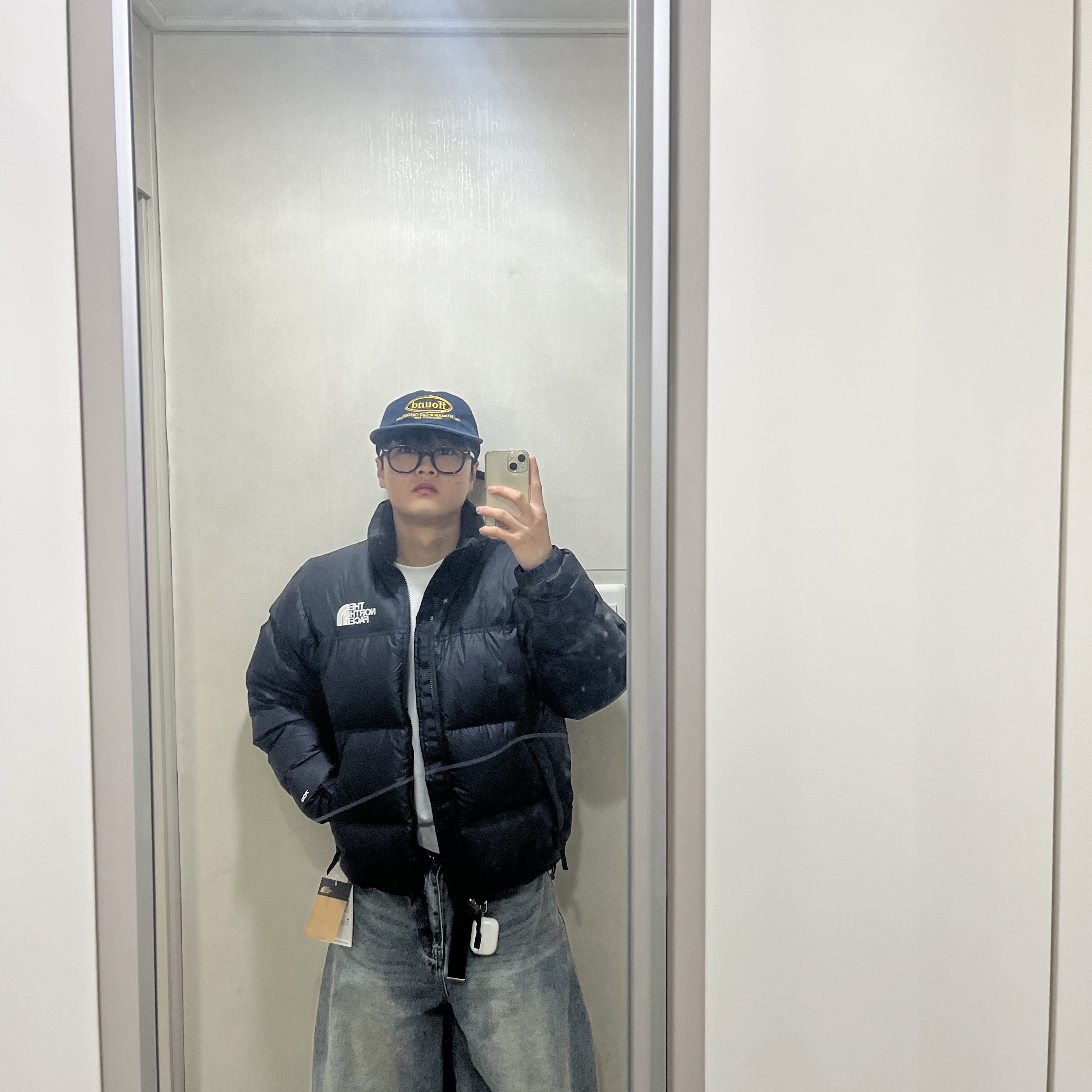 The North Face 1996 Retro Nuptse Down Jacket TNF Black 착용 스타일 - 3