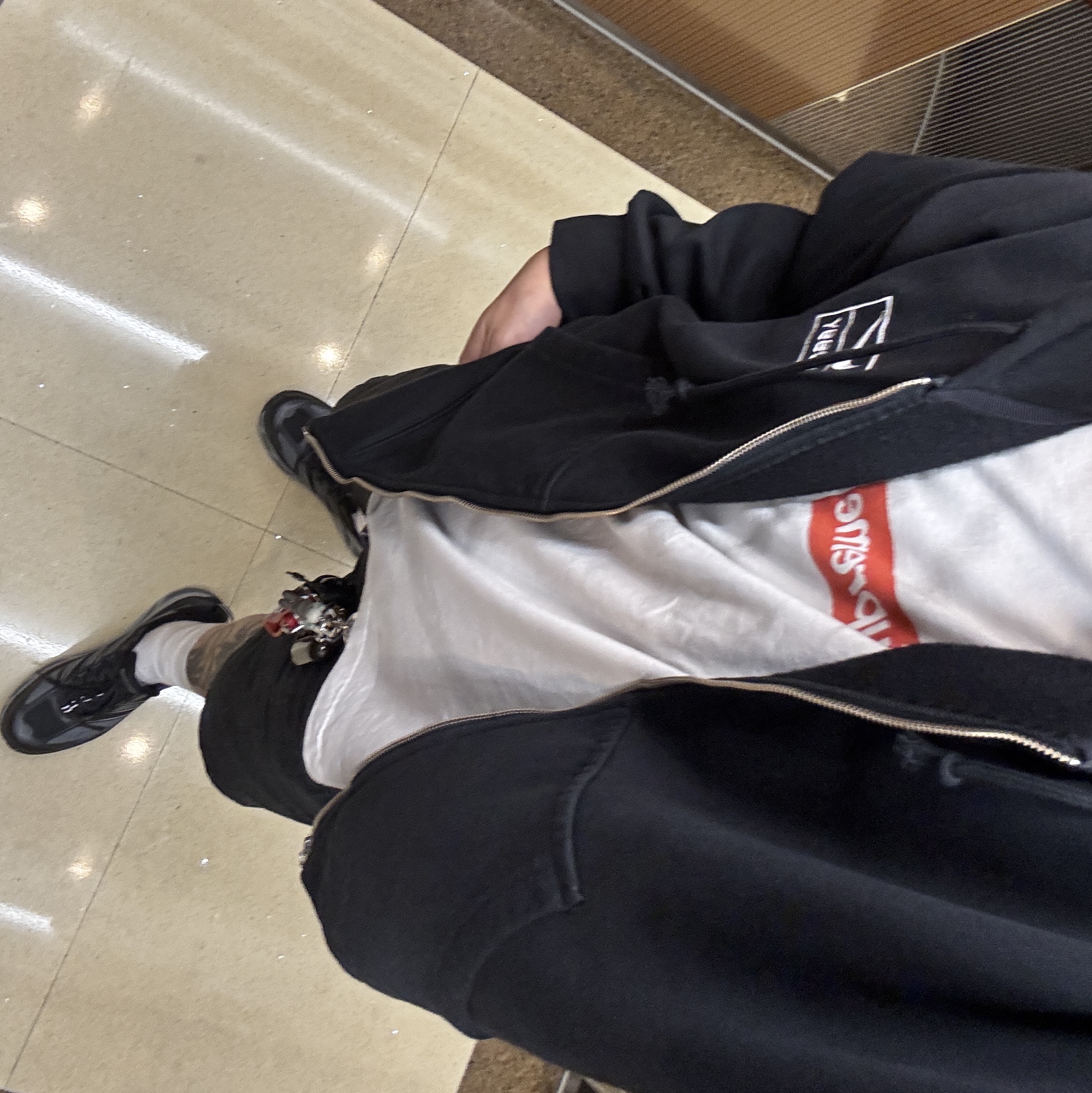 Supreme x Nike Denim Short Black - 24SS, Supreme x MM6 Maison Margiela Box Logo T-Shirt White - 24SS 착용 스타일