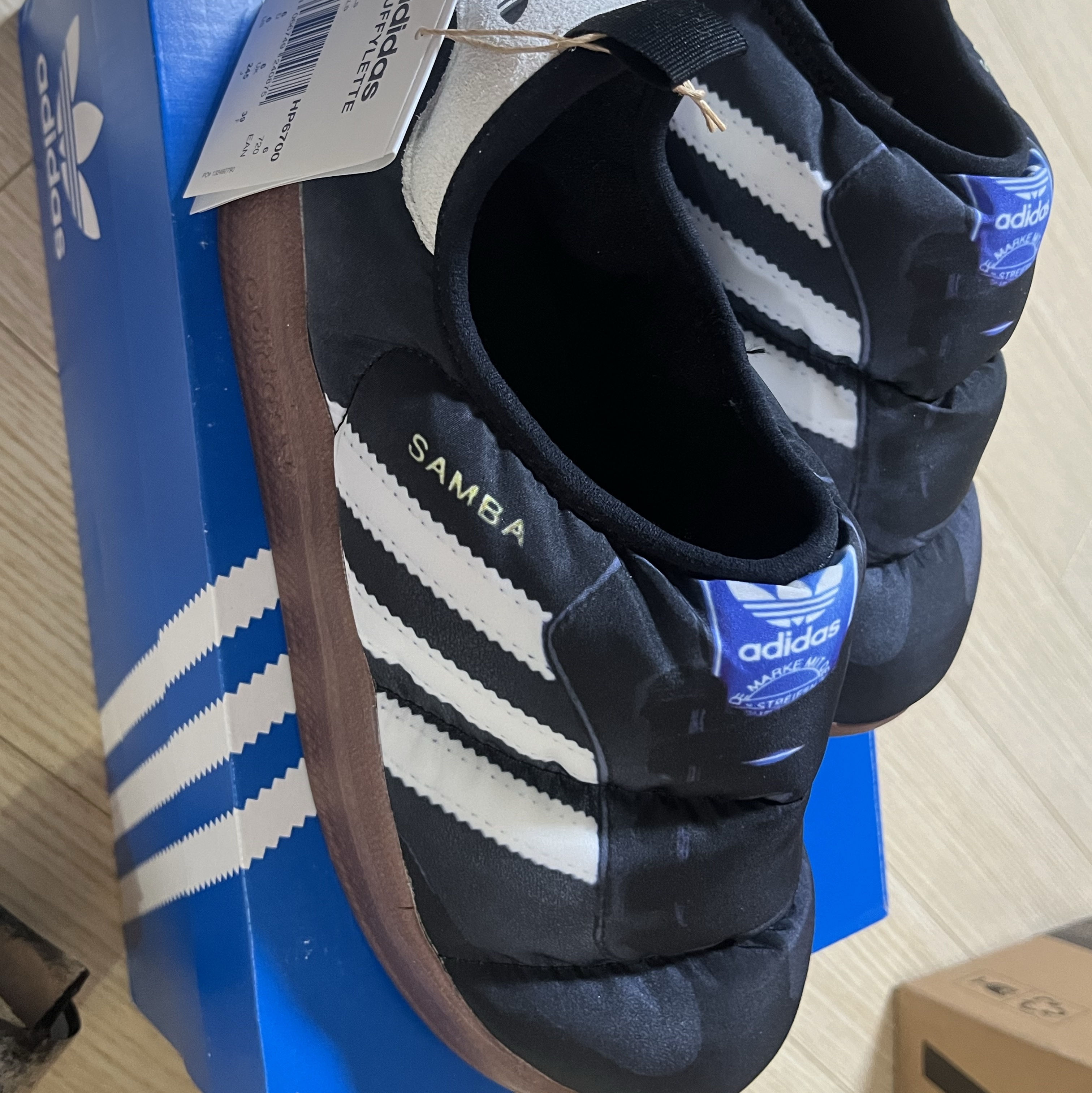 Adidas Puffylette Samba Core Black 착용 스타일 - 1