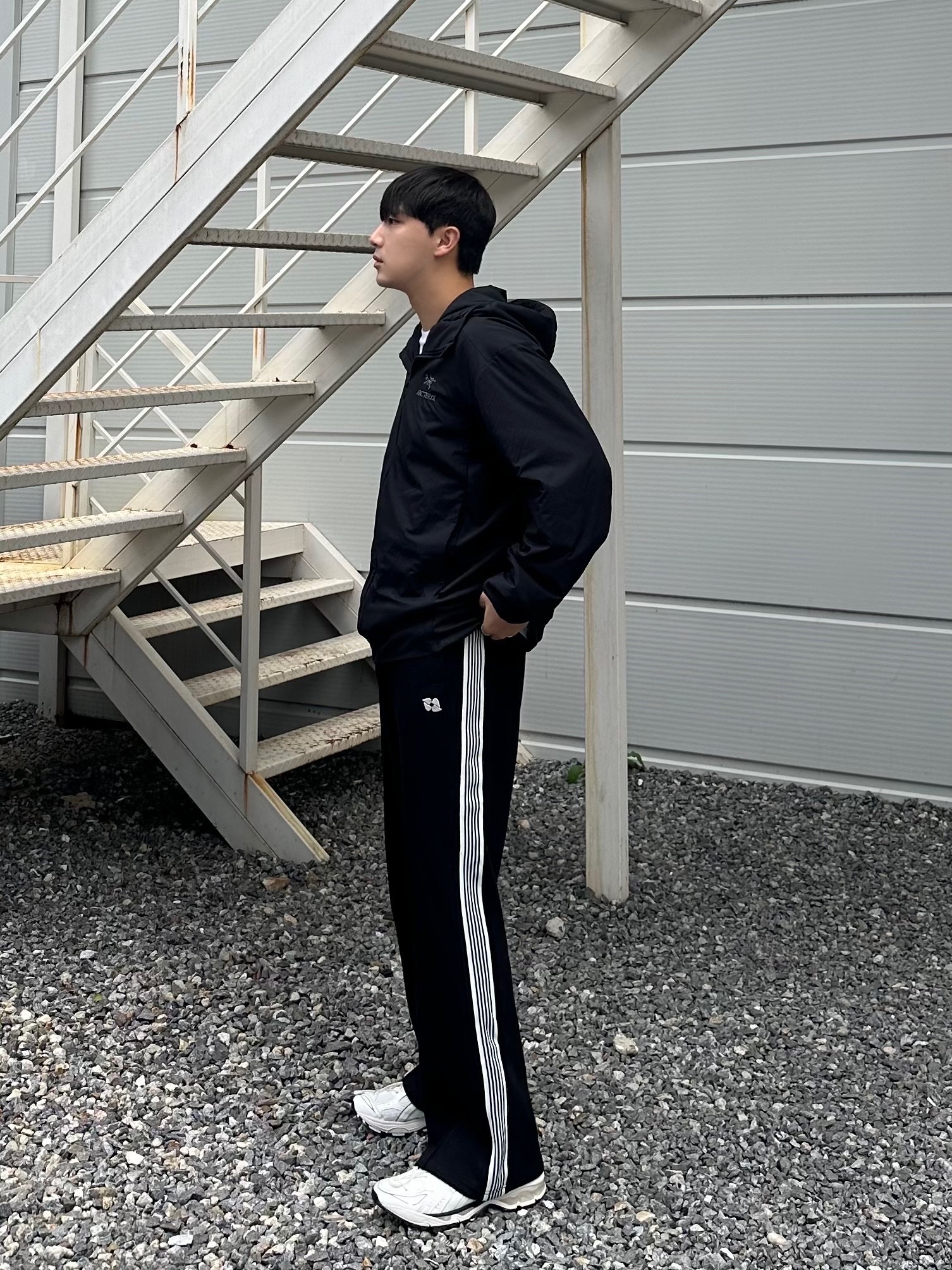 Arc'teryx Atom Heavyweight Hoody Black 착용 스타일 - 2