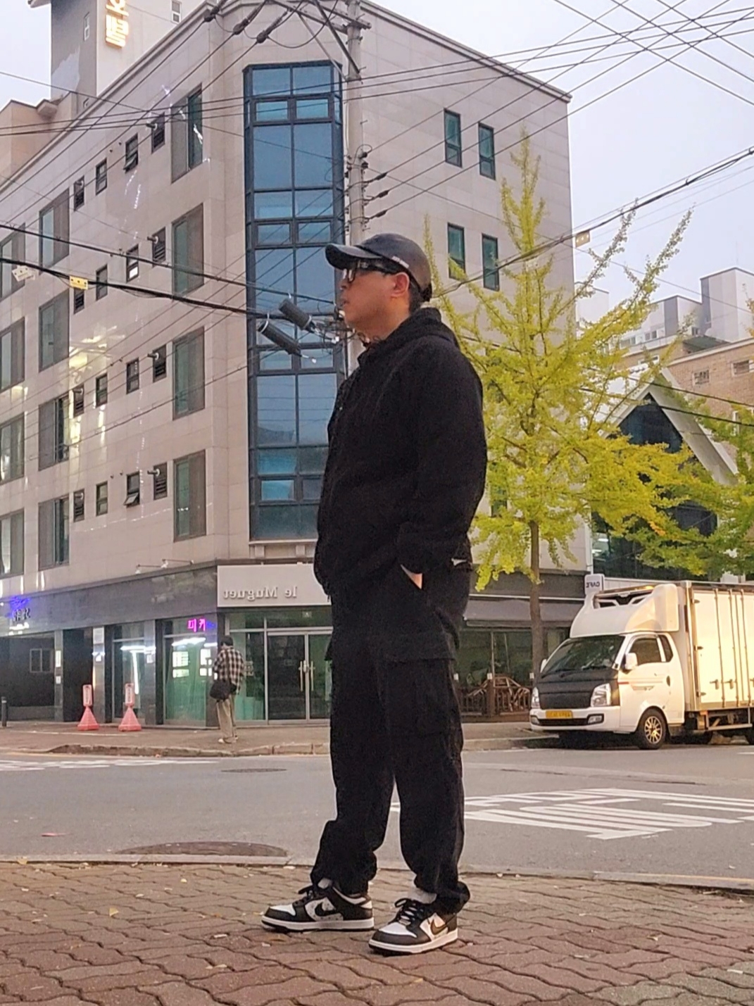 Supreme x Nike Arc Corduroy Hooded Jacket Black - 22SS, Supreme x Nike Arc Corduroy Cargo Pants Black - 22SS 착용 스타일 - 3