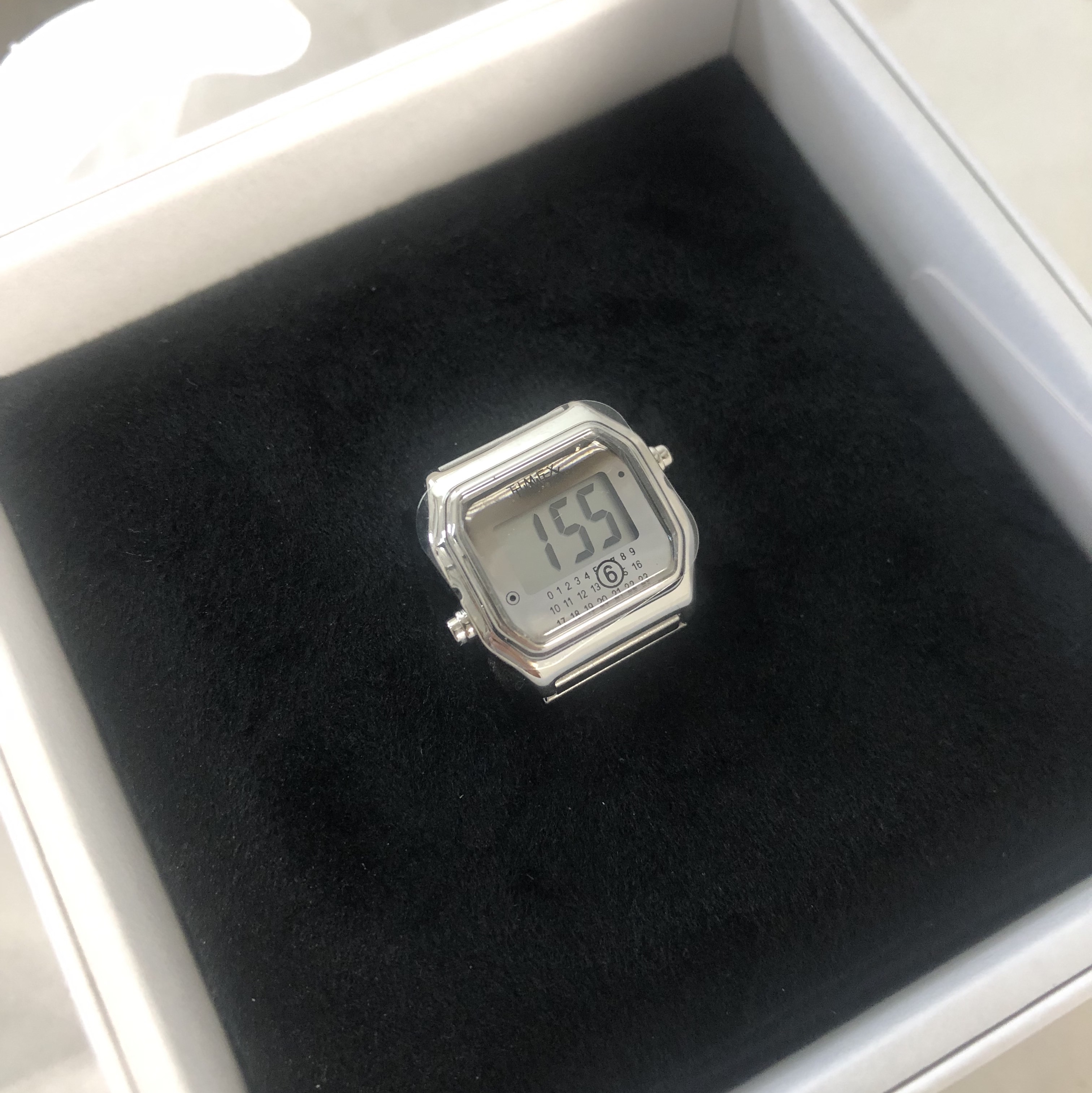 Timex x MM6 Maison Margiela Ring Digital Watch Stainless Steel 착용 스타일